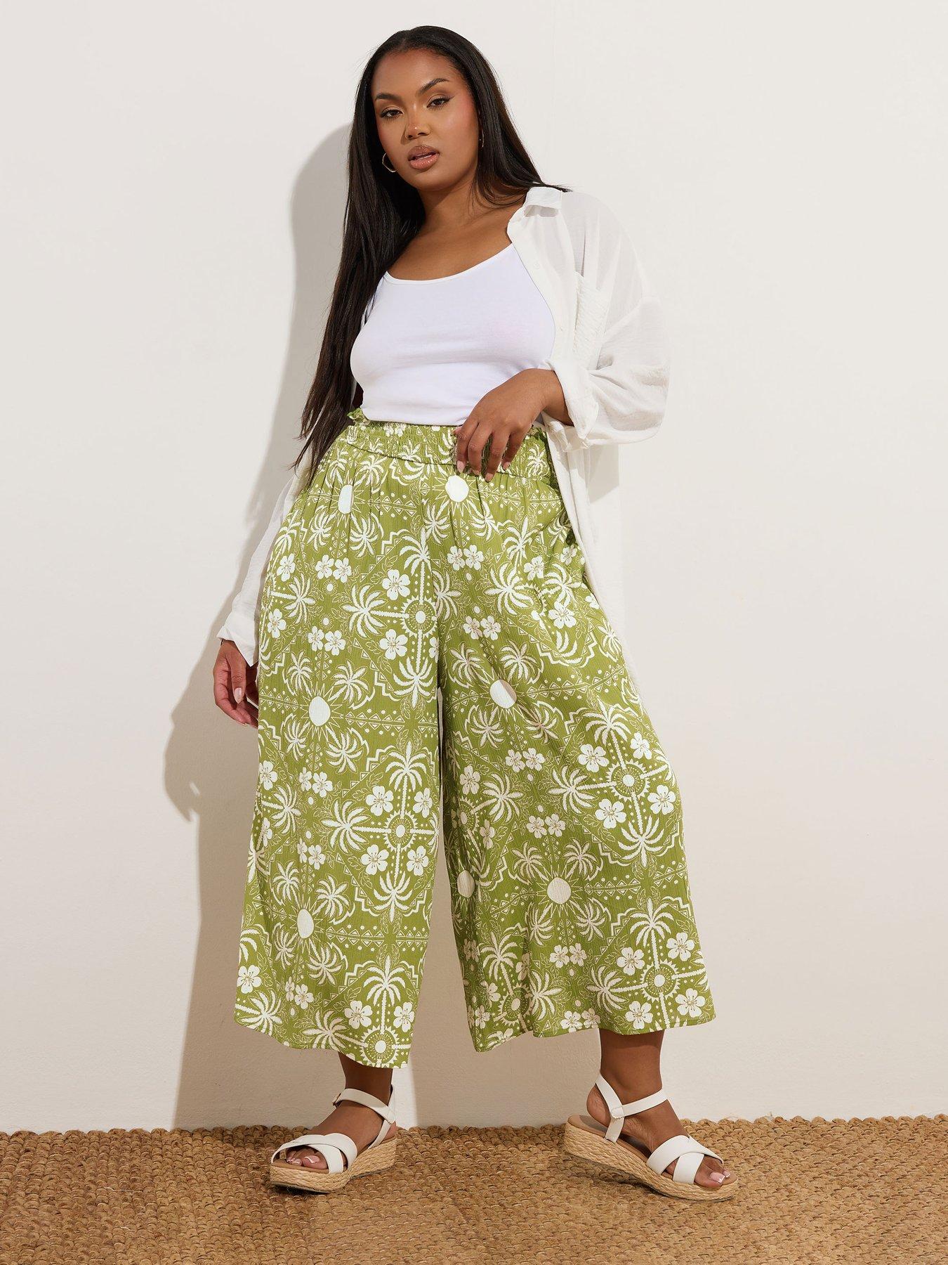 Image 3 of 4 of Yours Curve Shirred Crop Trouser - Green
