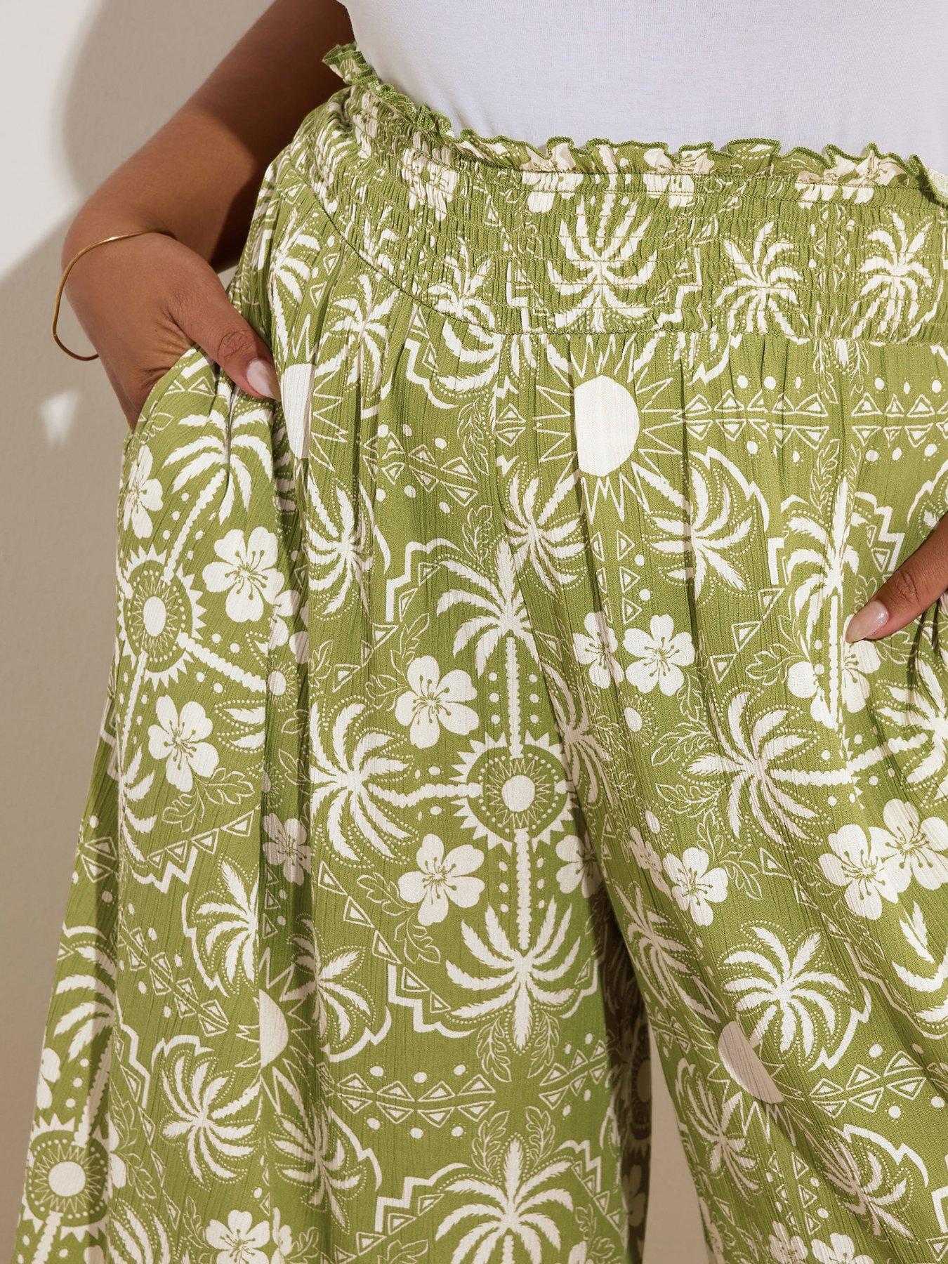 Image 4 of 4 of Yours Curve Shirred Crop Trouser - Green