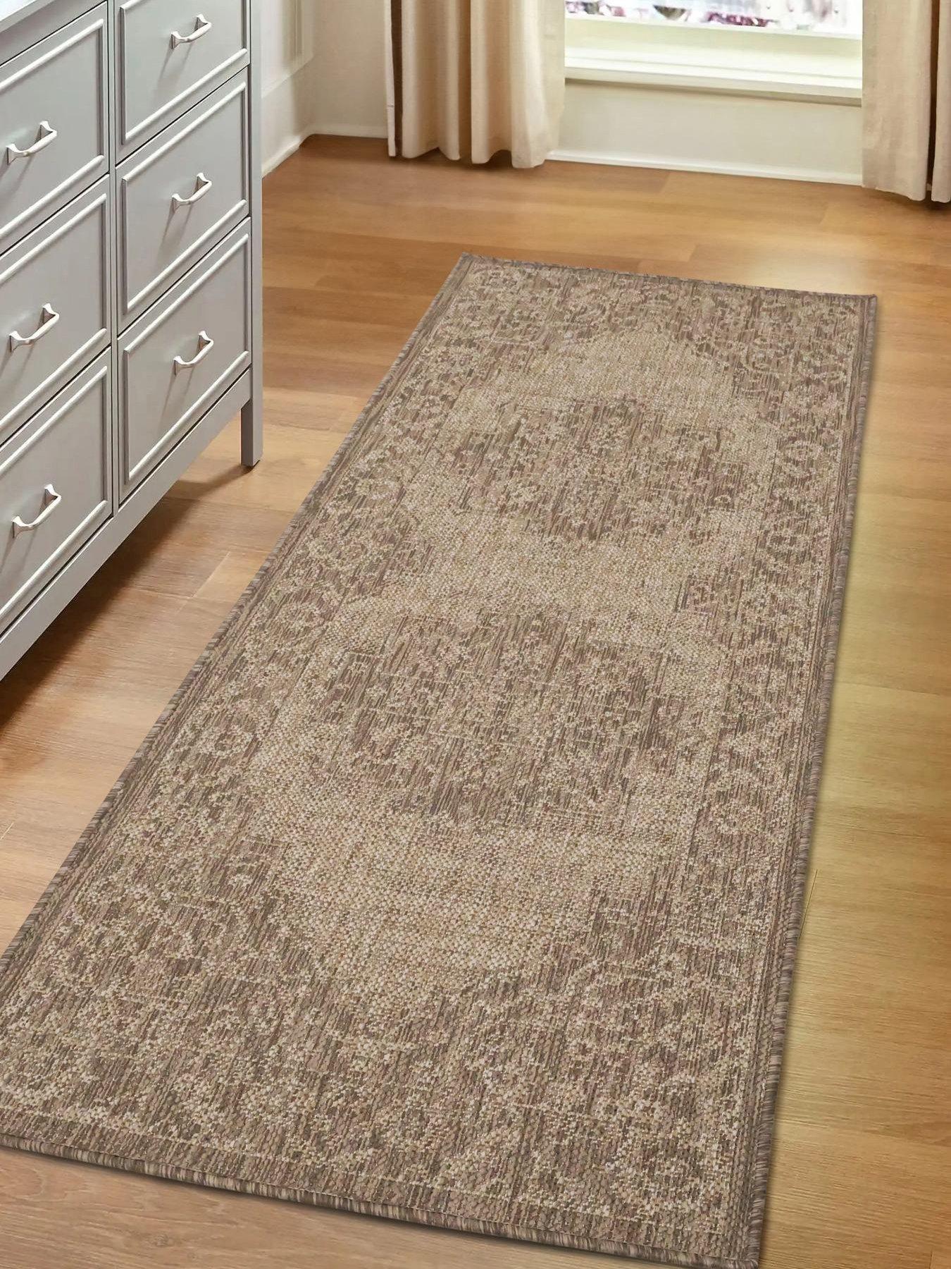 the-very-collection-gel-backed-medallion-runner