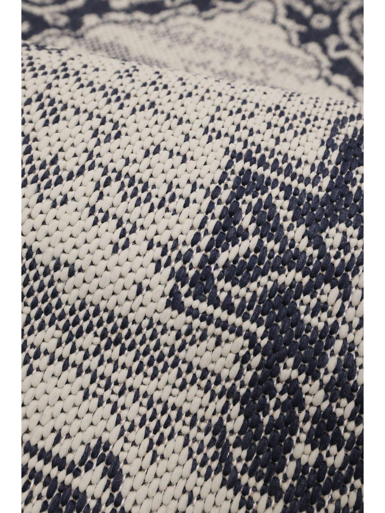 the-very-collection-gel-backed-medallion-rugback