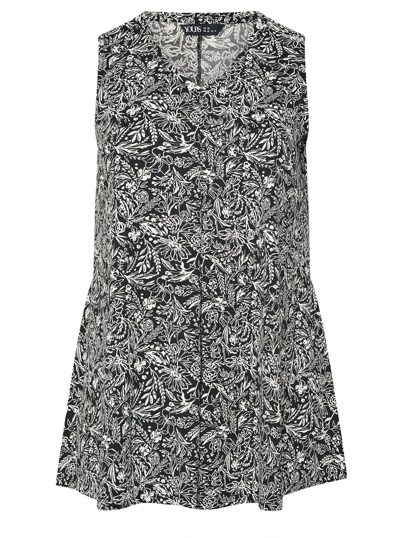 yours-curve-pleat-front-crepe-vest-blackoutfit