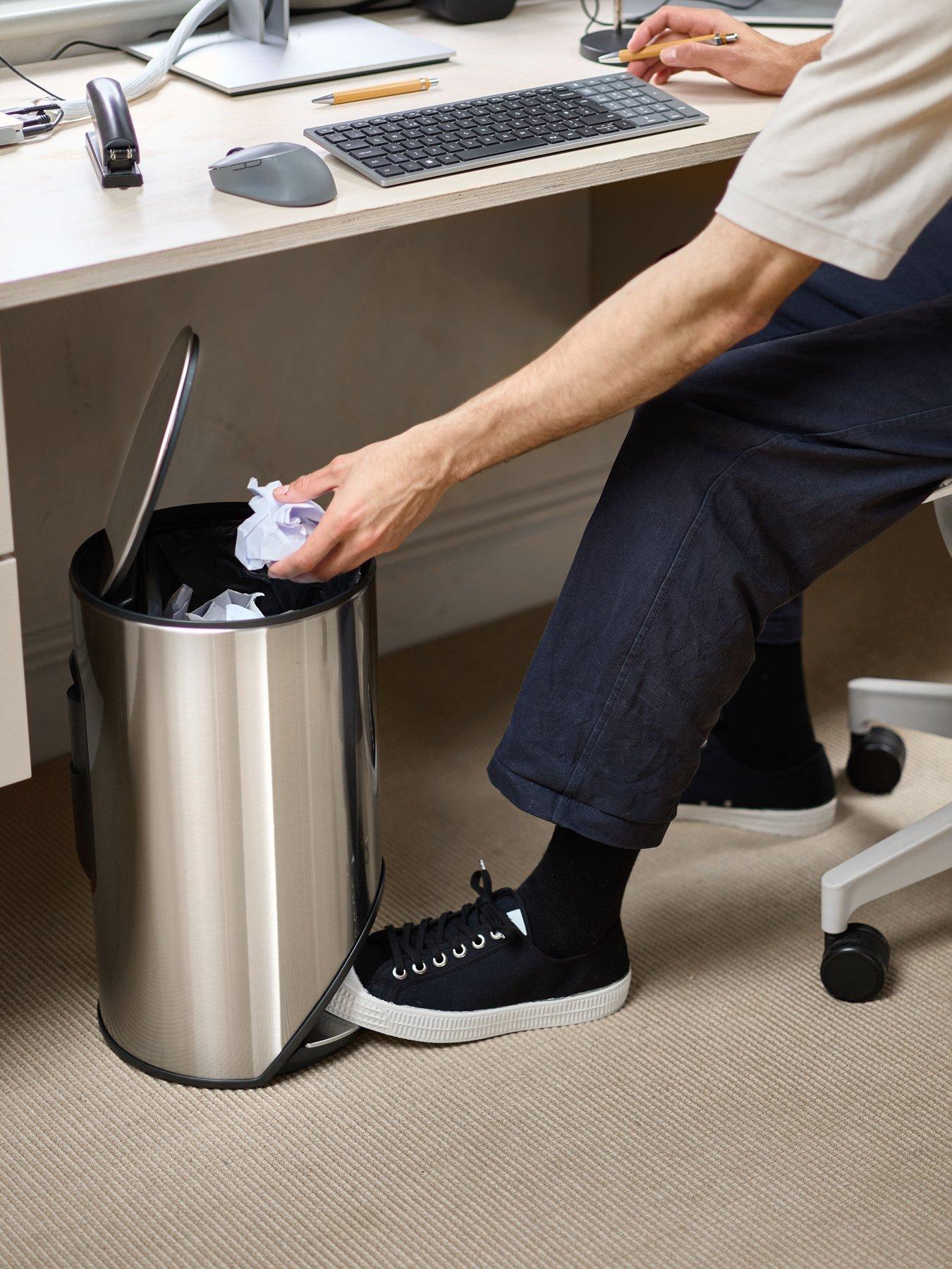 joseph-joseph-arc-10l-binstillFront