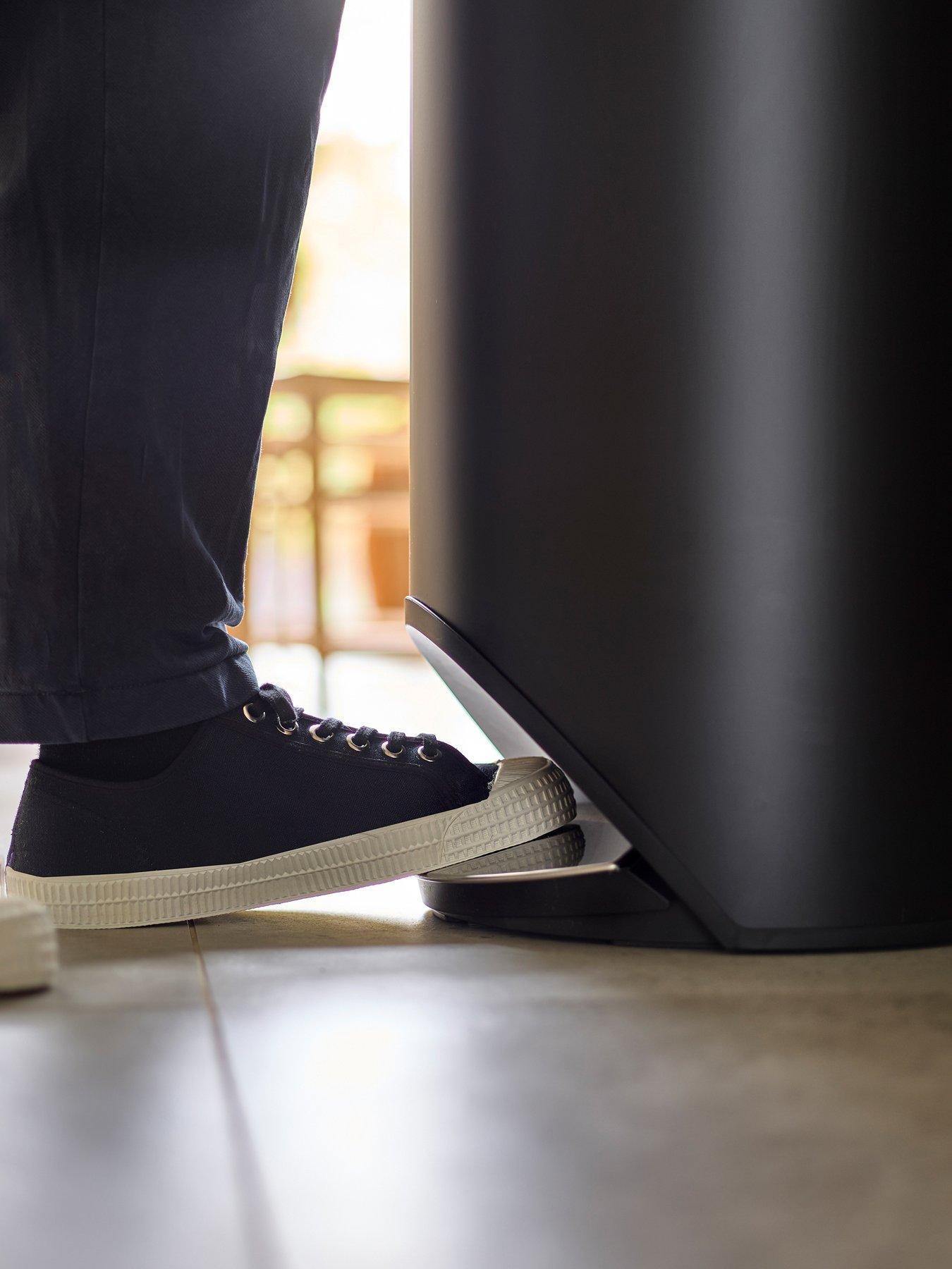 Image 3 of 6 of Joseph Joseph Arc 30l Bin