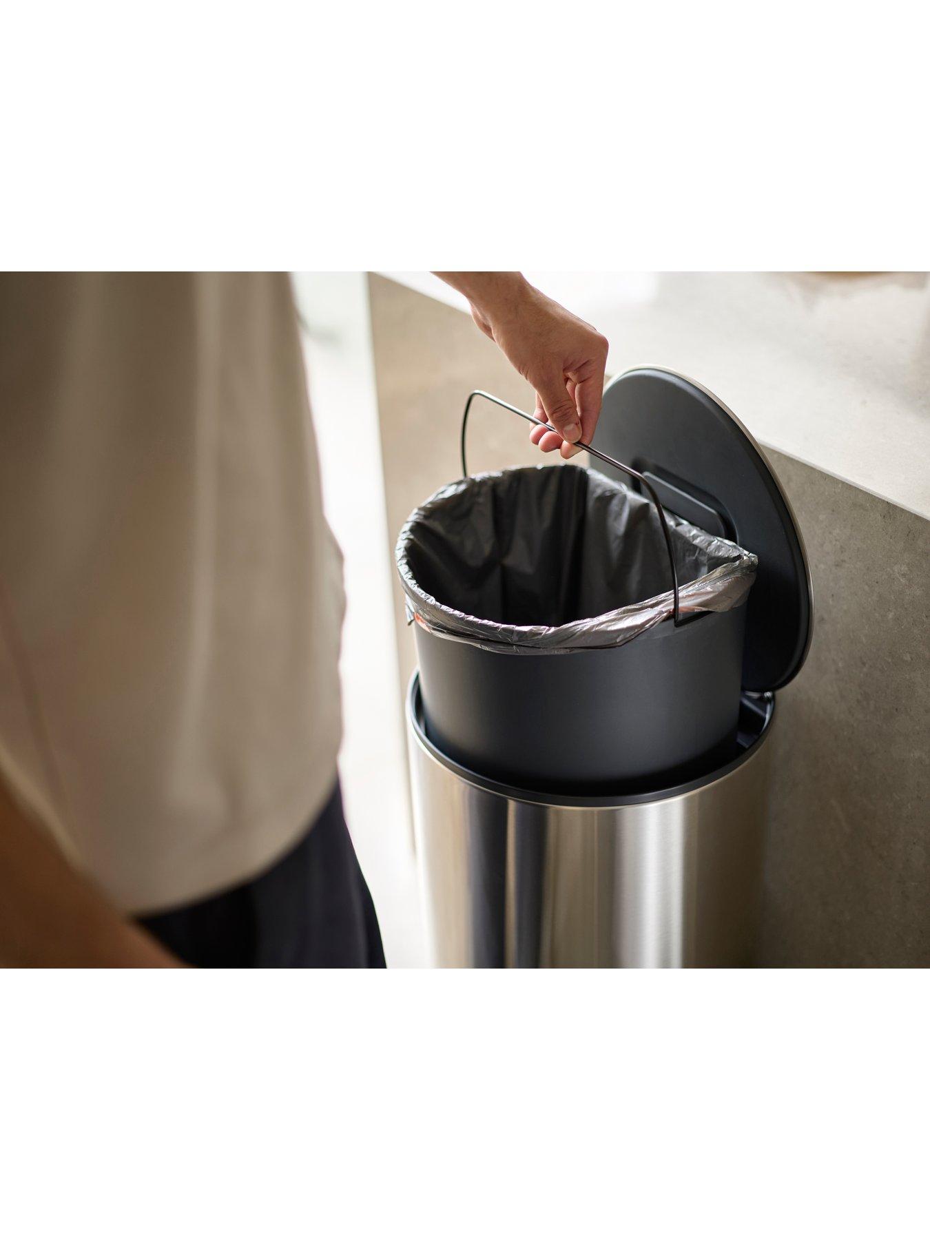 joseph-joseph-arc-30l-binoutfit