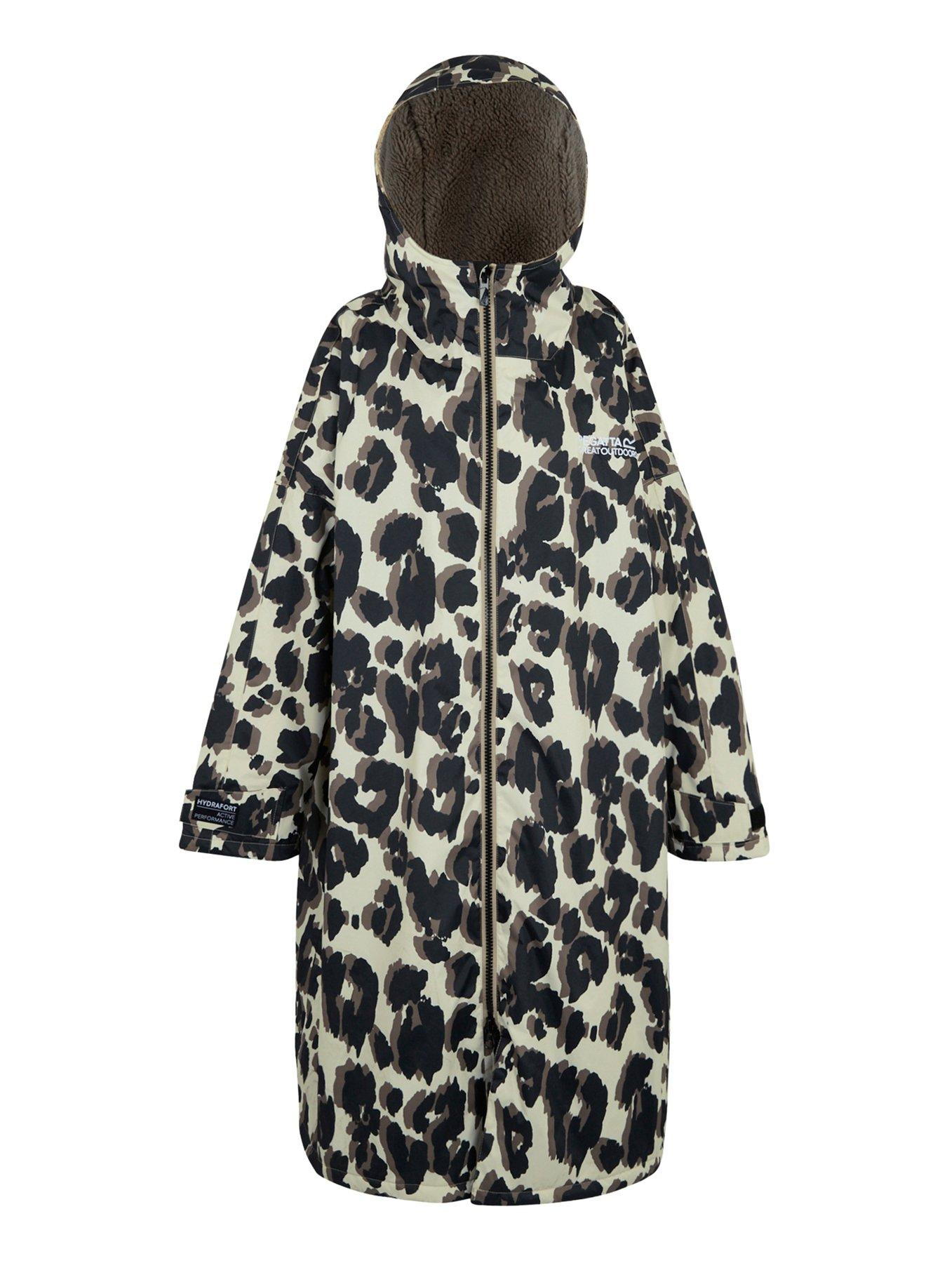 regatta-womens-waterproof-changing-robe-leopard-printdetail