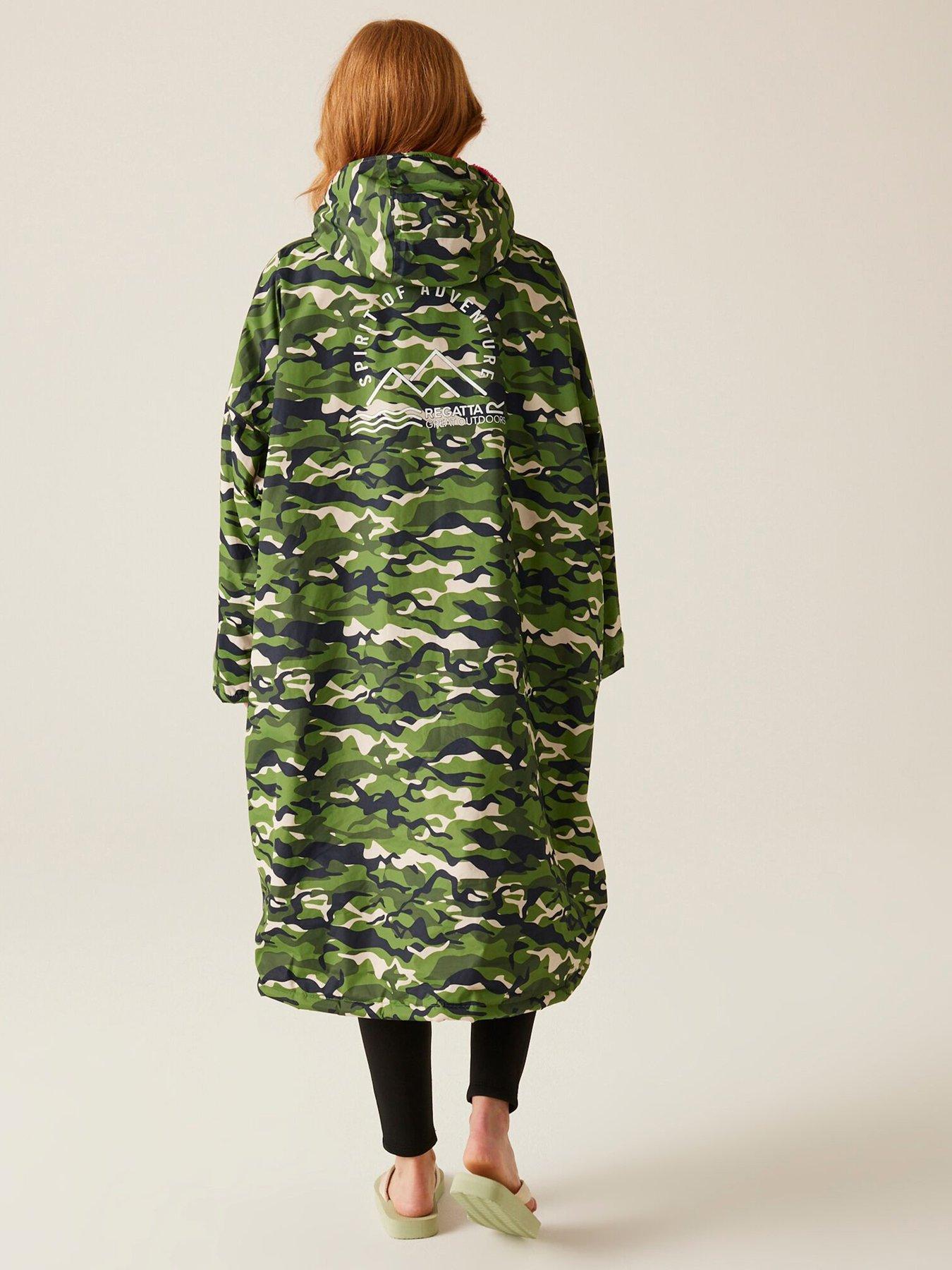regatta-unisex-waterproof-changing-robe-camo-greenstillFront