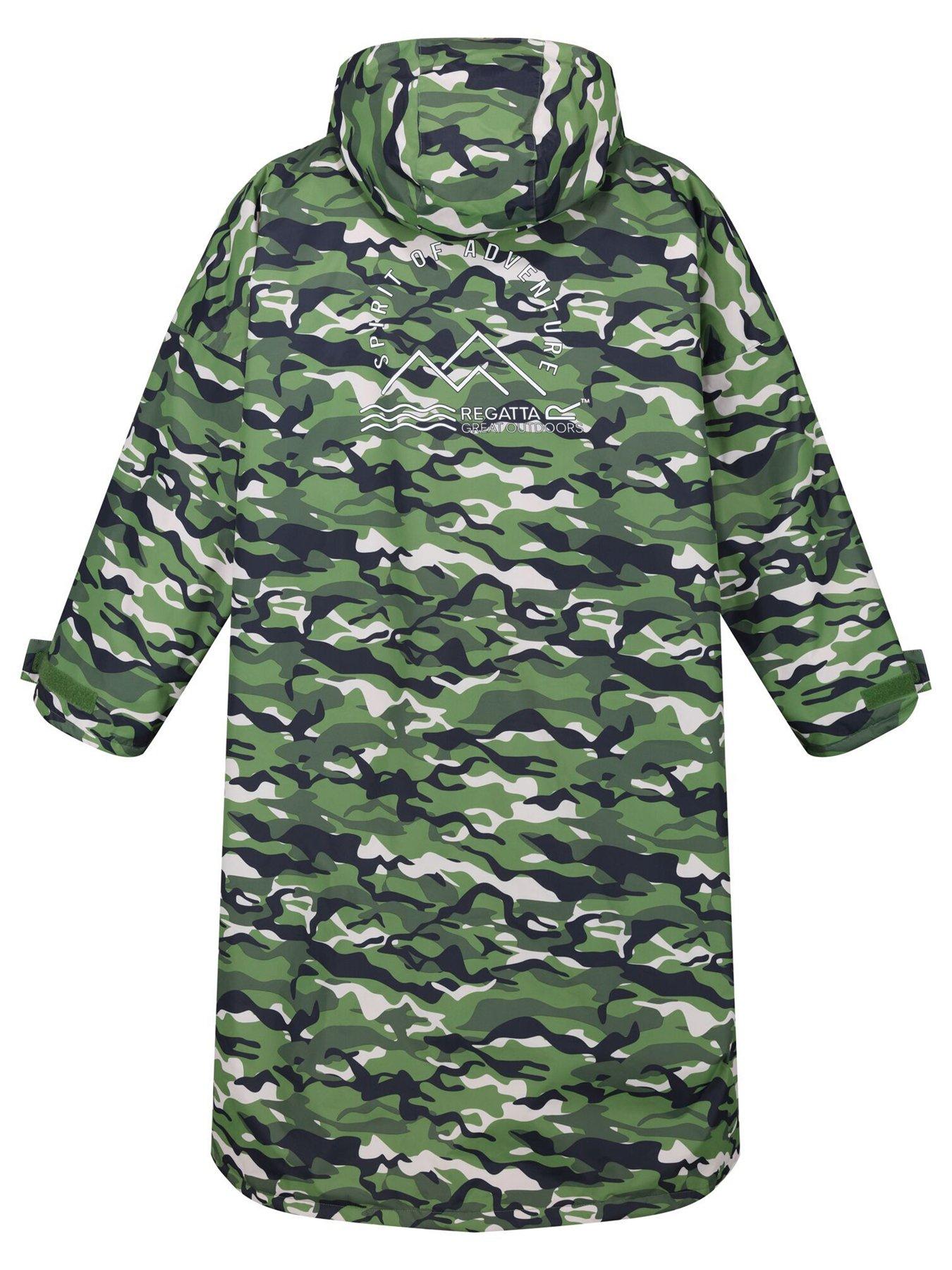 Image 5 of 6 of Regatta Unisex Waterproof Changing Robe - Camo Green