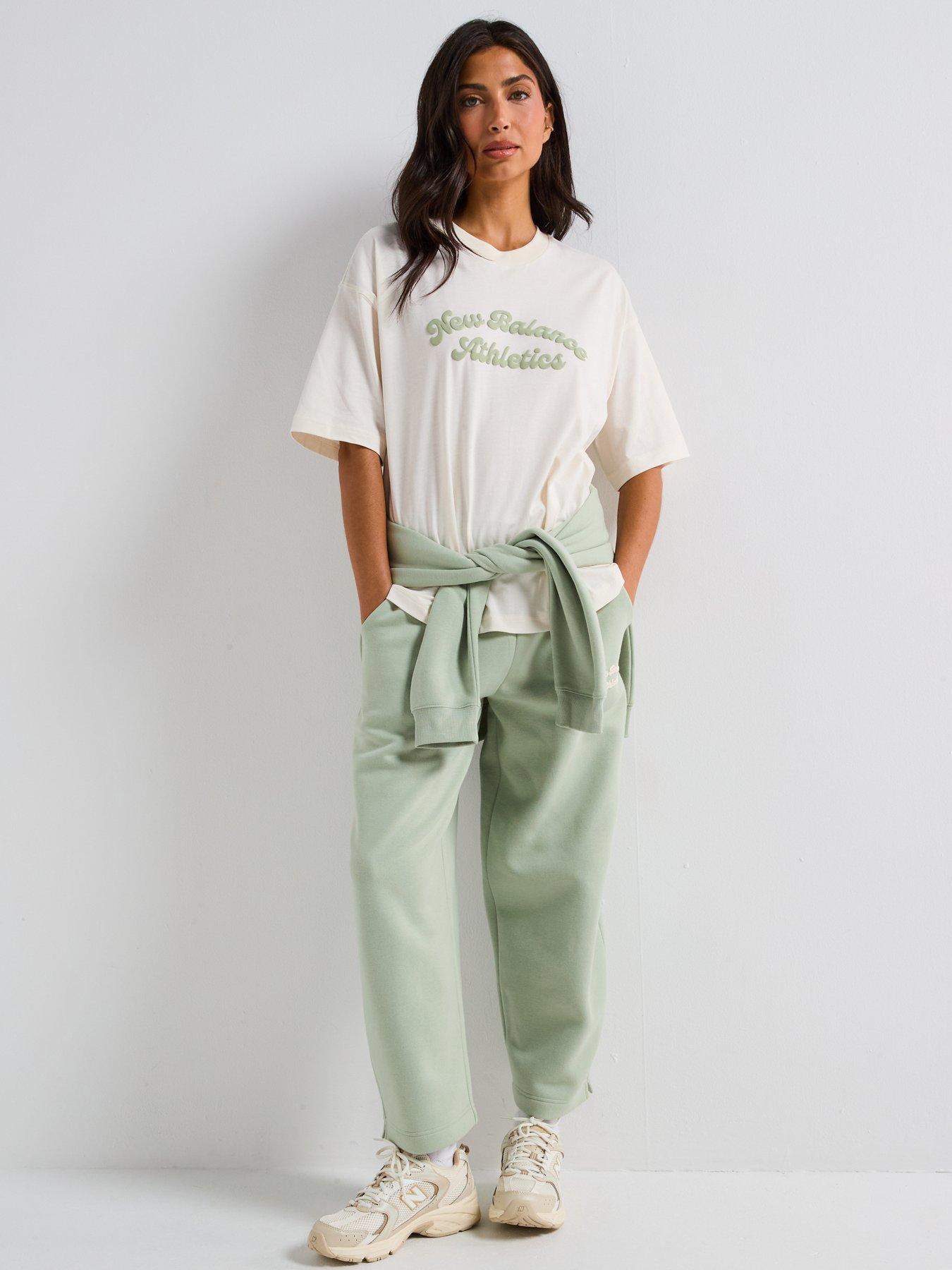 new-balance-womens-linear-heritage-oversized-t-shirt-beigeback