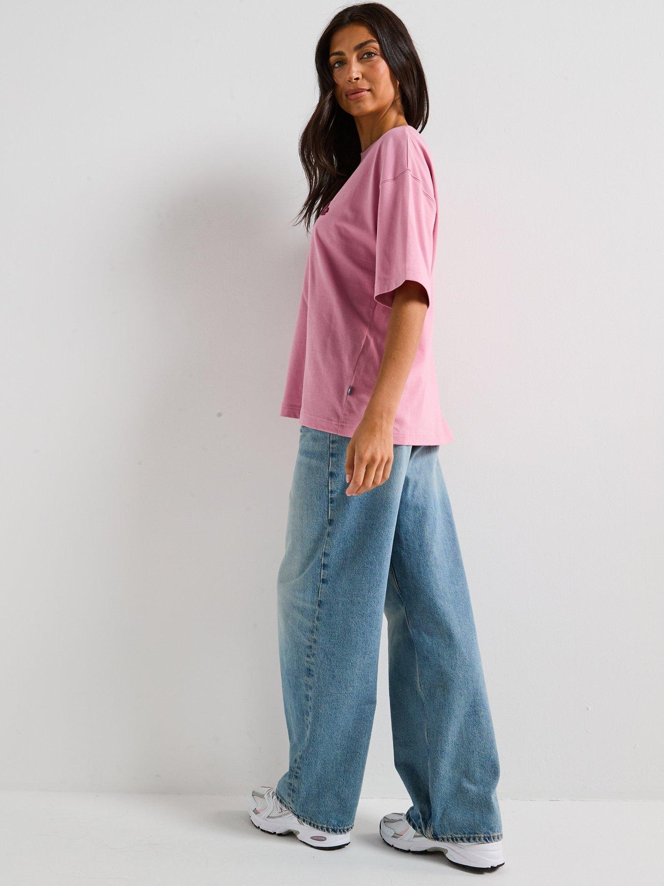 new-balance-womens-linear-heritage-oversized-t-shirt-pinkdetail