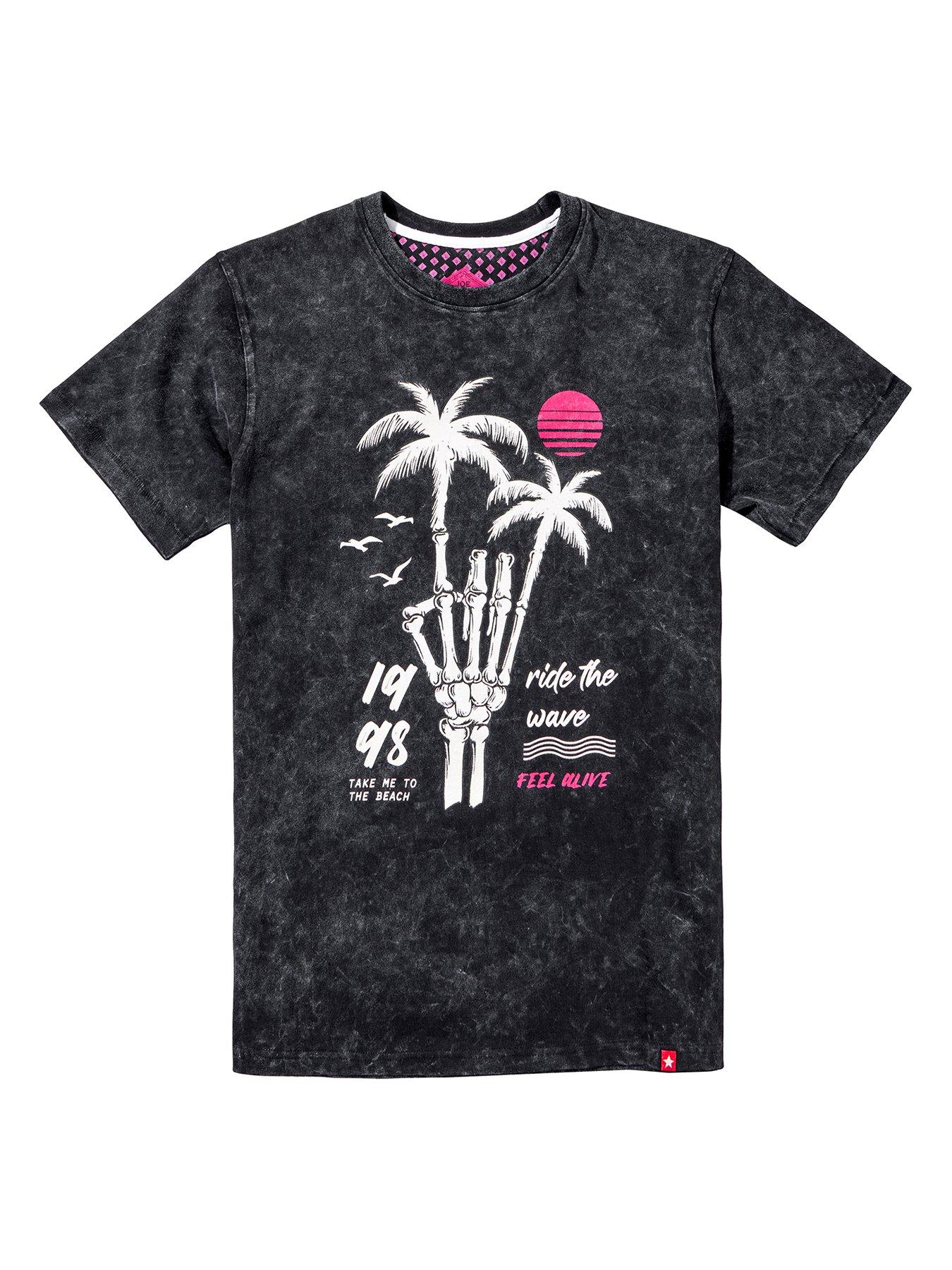 joe-browns-skeleton-palm-t-shirt-blackdetail