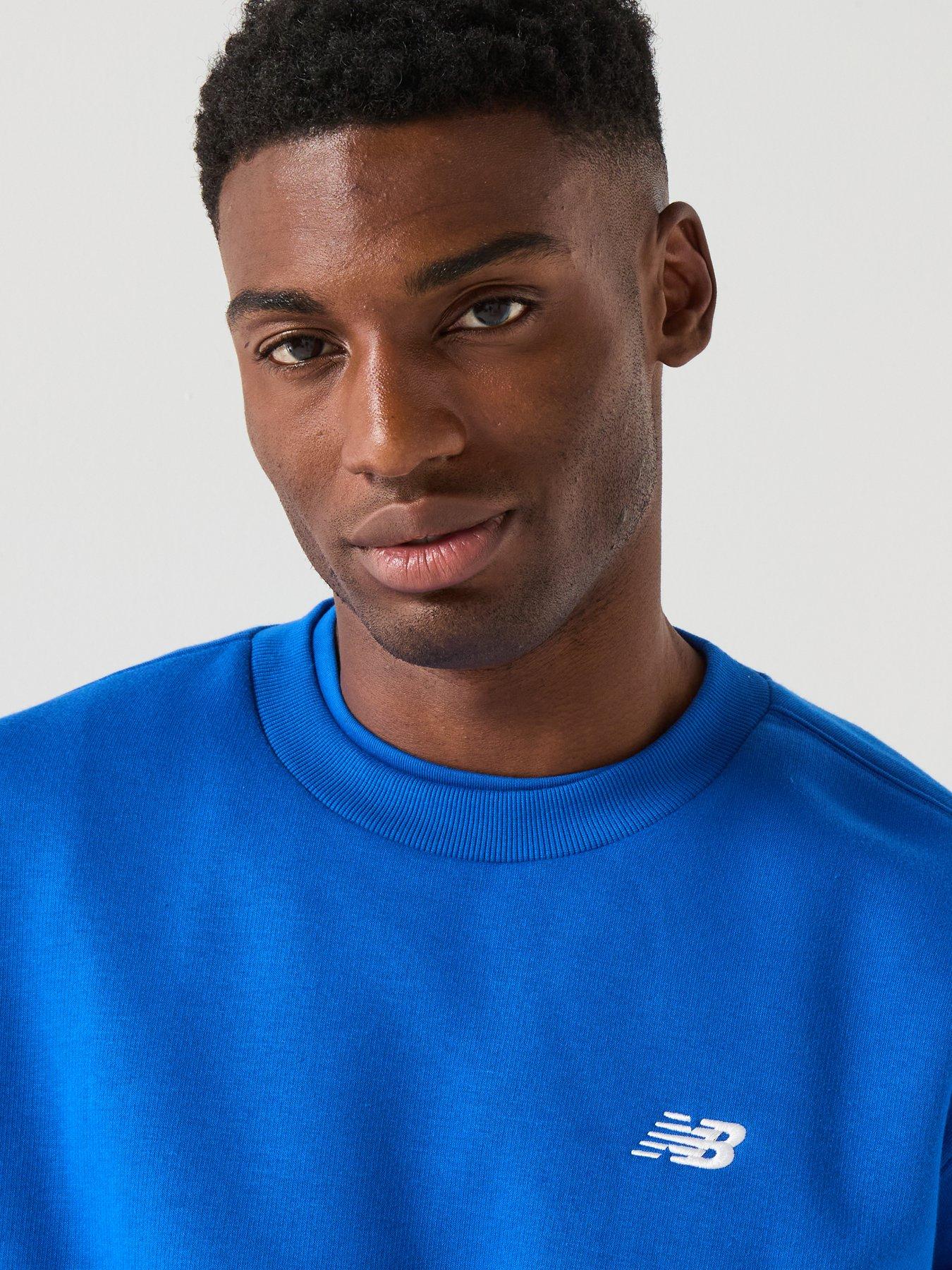 new-balance-mens-sports-essential-fleece-crew-sweater-blueoutfit