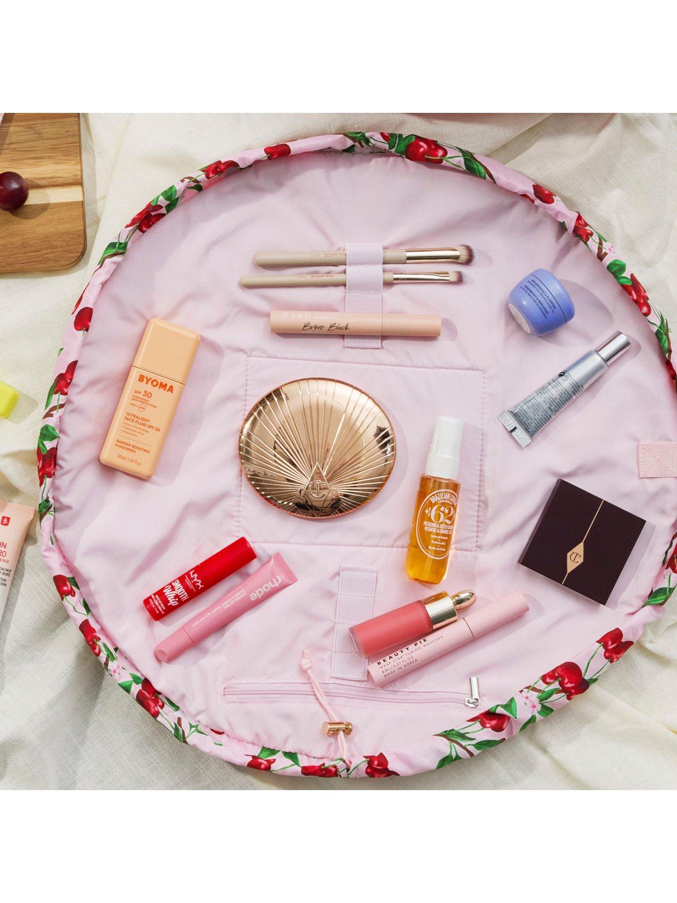 the-flat-lay-co-drawstring-flat-lay-makeup-bag-cherriesoutfit