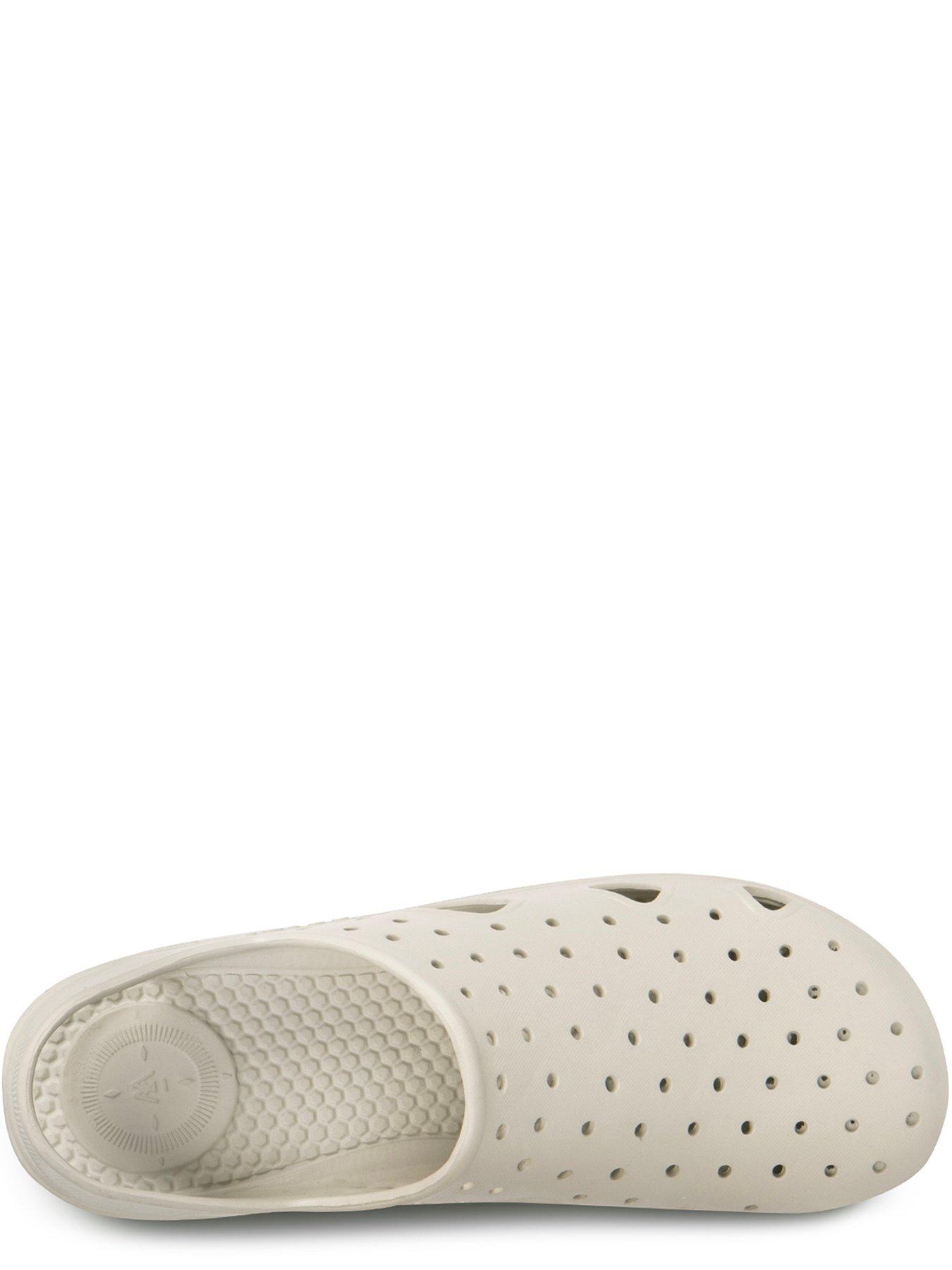 totes-totes-solbounce-sling-back-clog-sandals-stoneoutfit