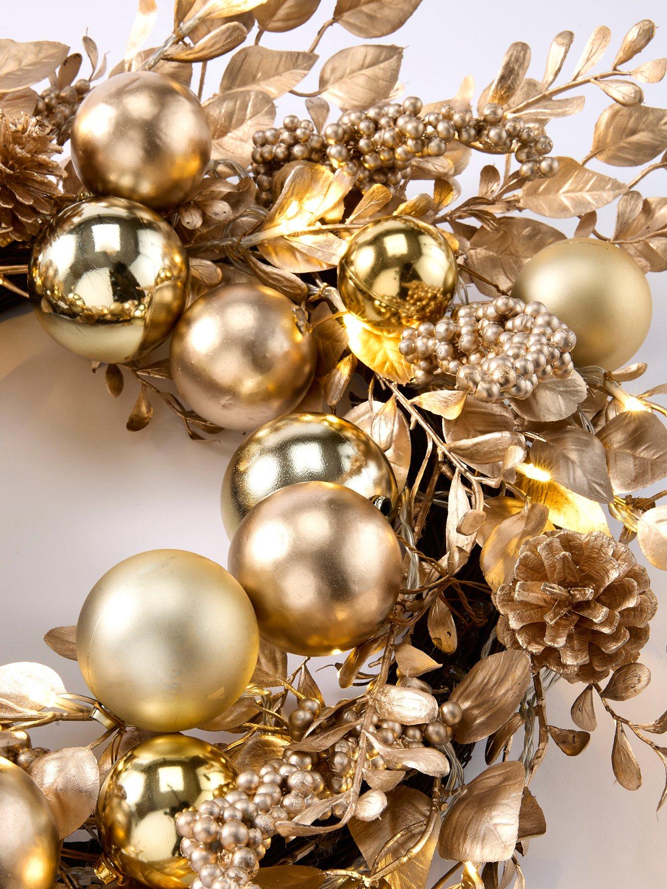 very-home-champagne-gold-pre-lit-christmas-wreath-60-cmoutfit