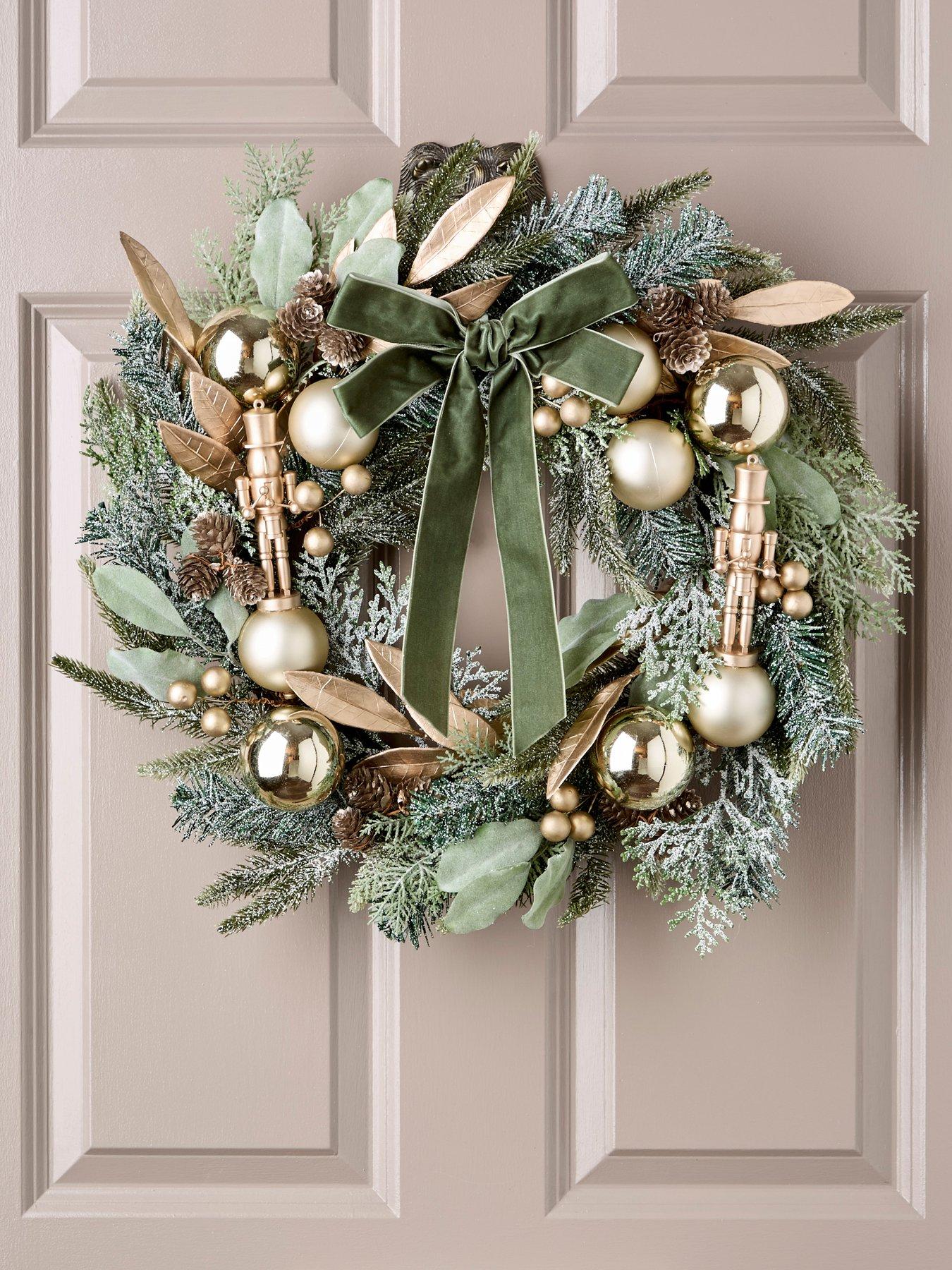 very-home-60-cm-nutcracker-christmas-wreathfront