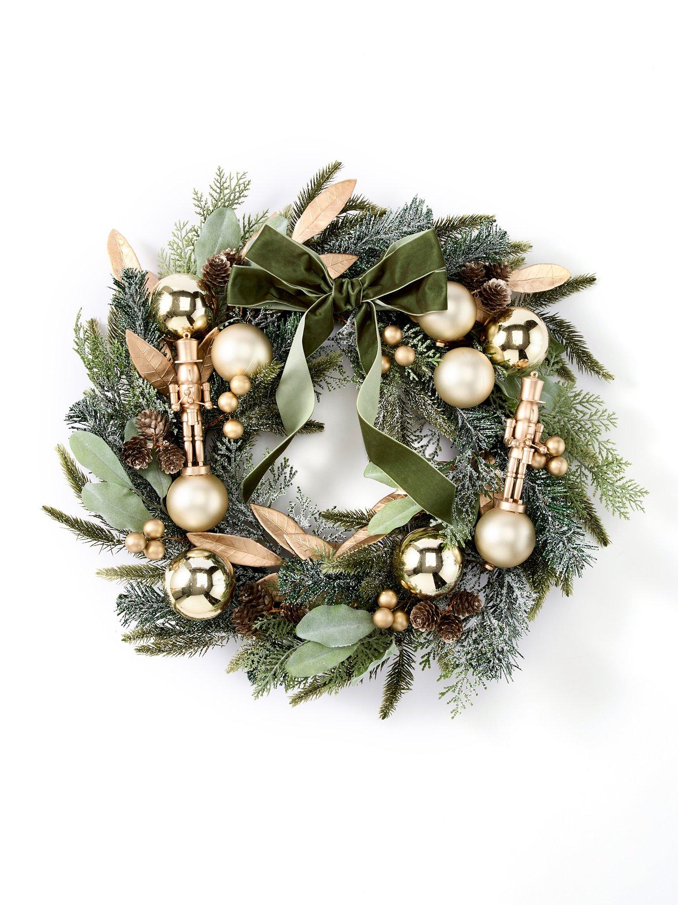 very-home-60-cm-nutcracker-christmas-wreathstillFront
