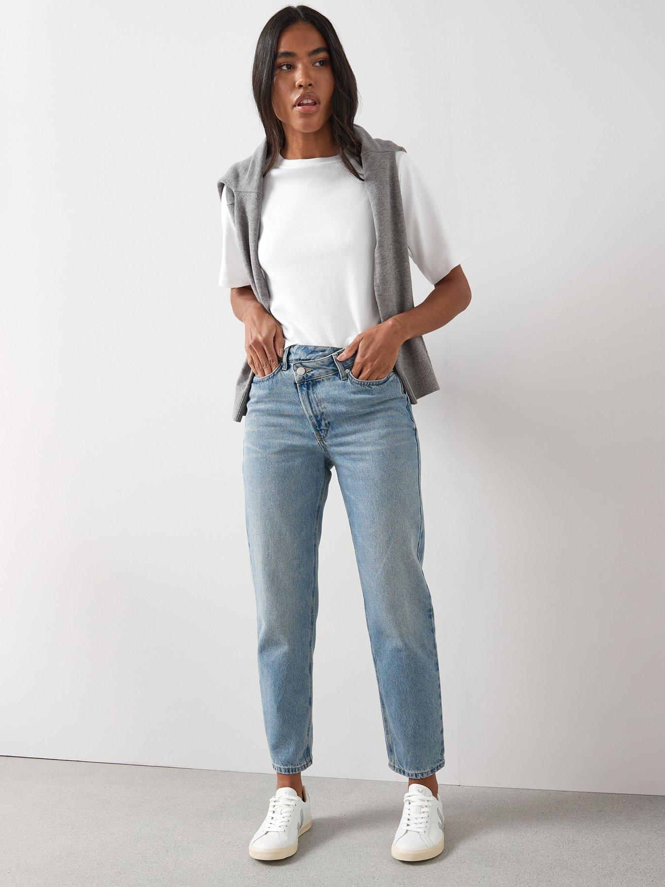 the-very-collection-wrap-front-mom-jeans-mid-washback