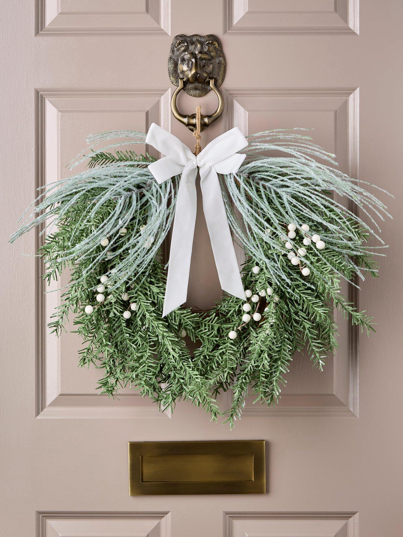 scottish-everlastings-60nbspcm-christmas-wreath-with-white-velvet-bow