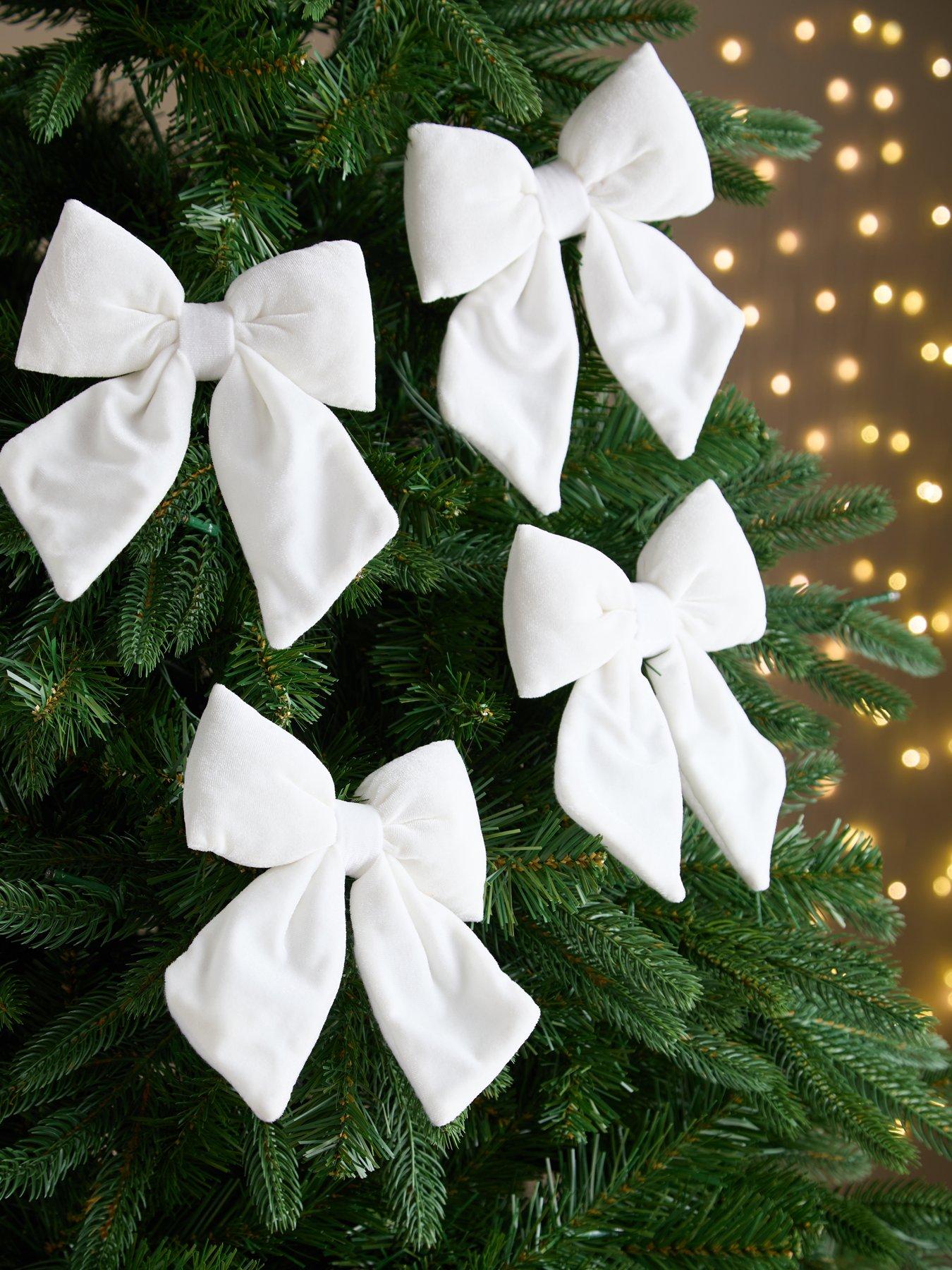 The Christmas Gift Co Set of 4 Velvet Clip On Christmas Tree Bows - White