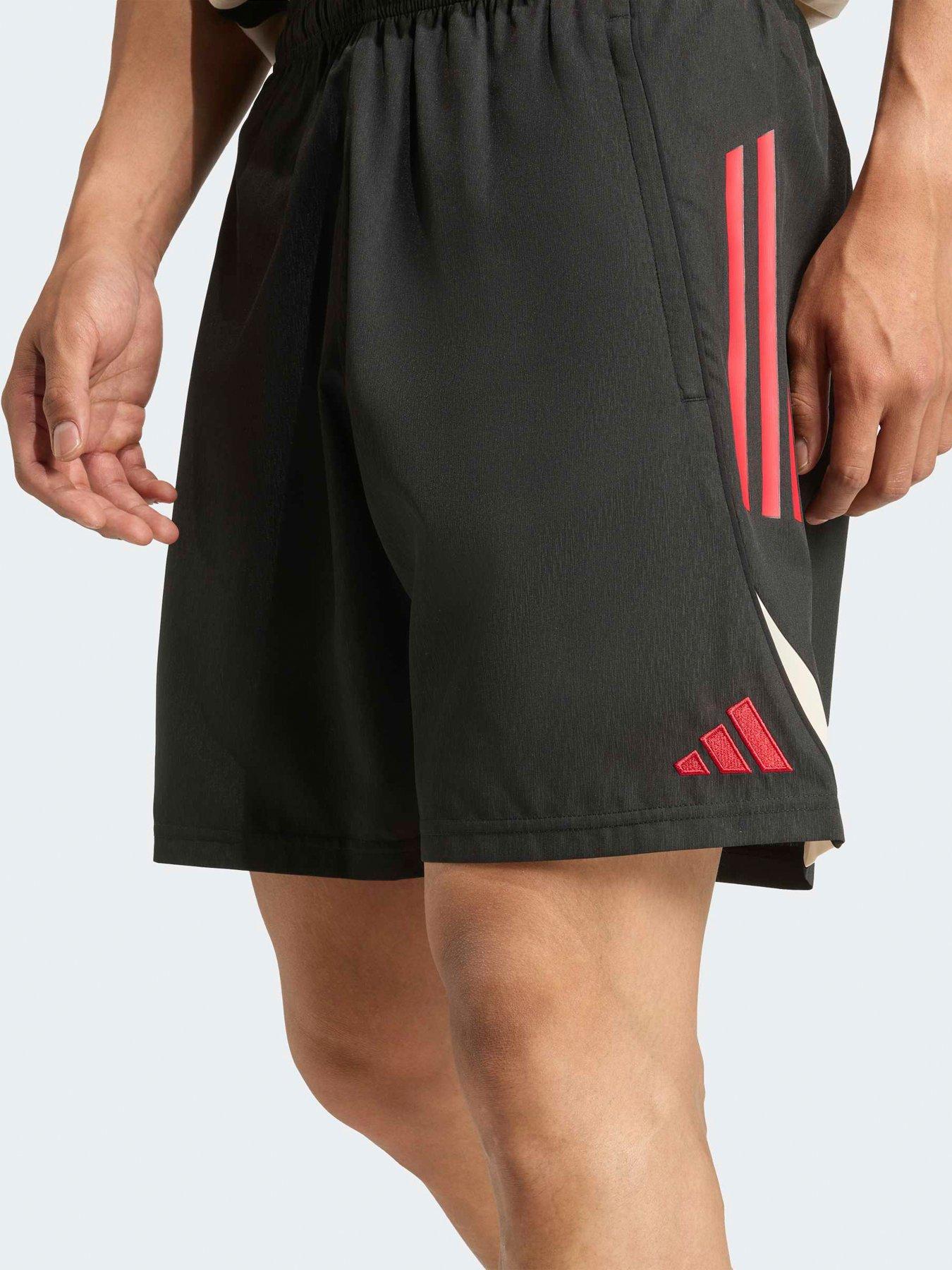 adidas-mens-liverpool-dt-short--blackoutfit