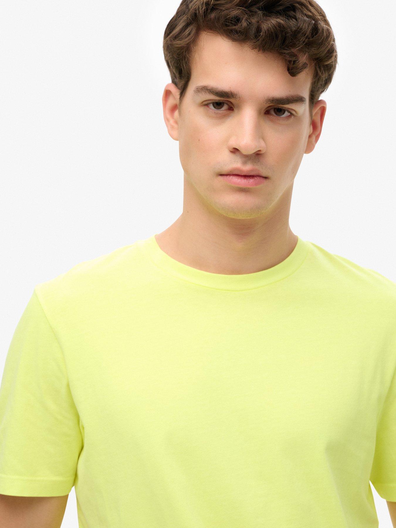 Image 4 of 5 of Superdry Superdry Classic Essential T-Shirt - Yellow