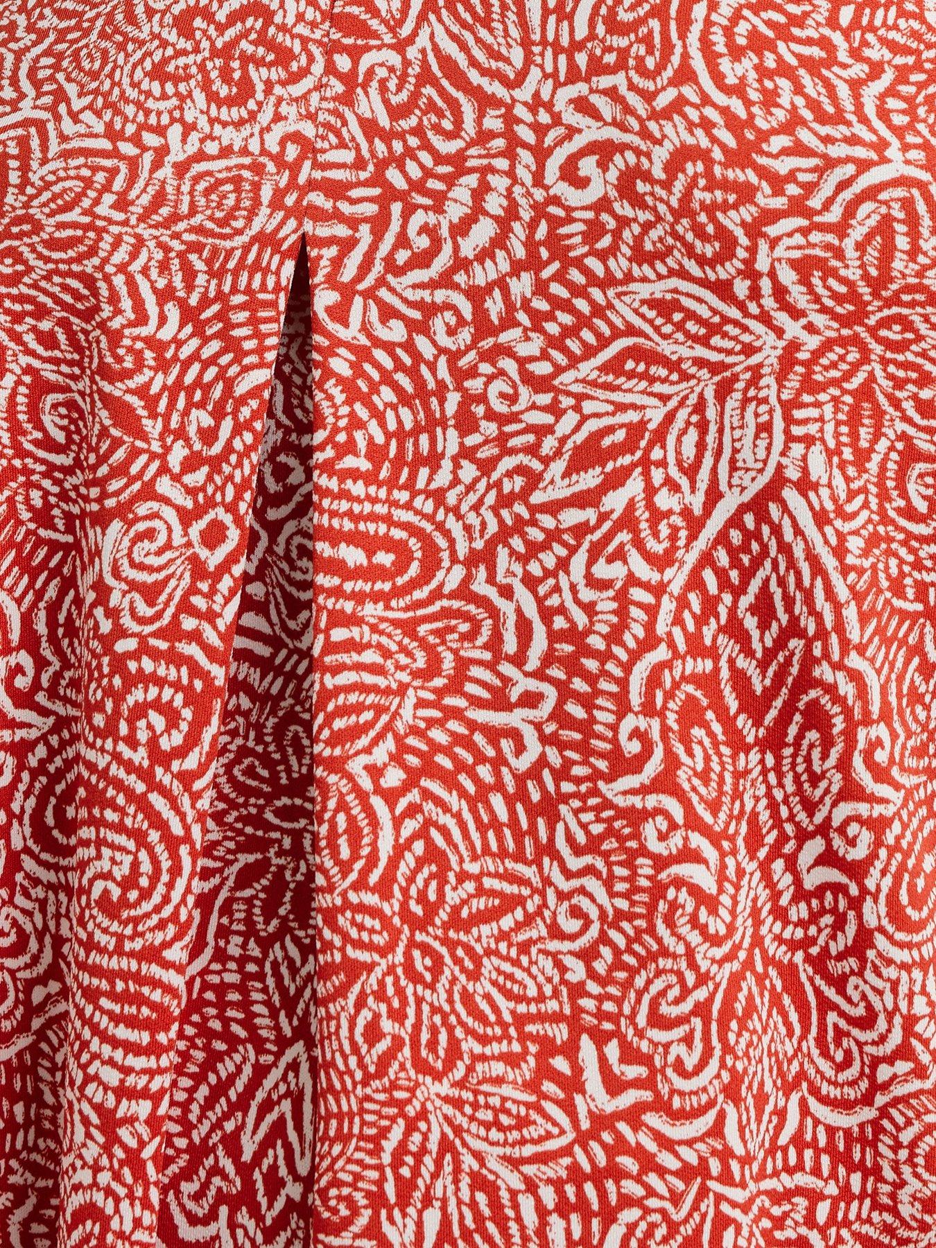 Image 4 of 5 of Yours Curve Pleat Front Crepe Top - Orange