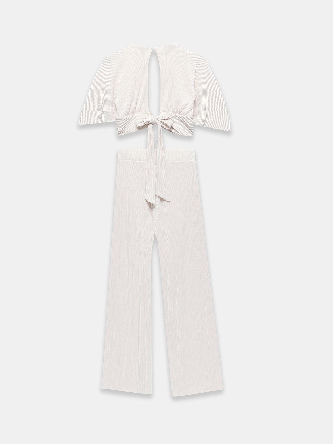 Image 6 of 6 of Mint Velvet Beach Plisse Set - Cream