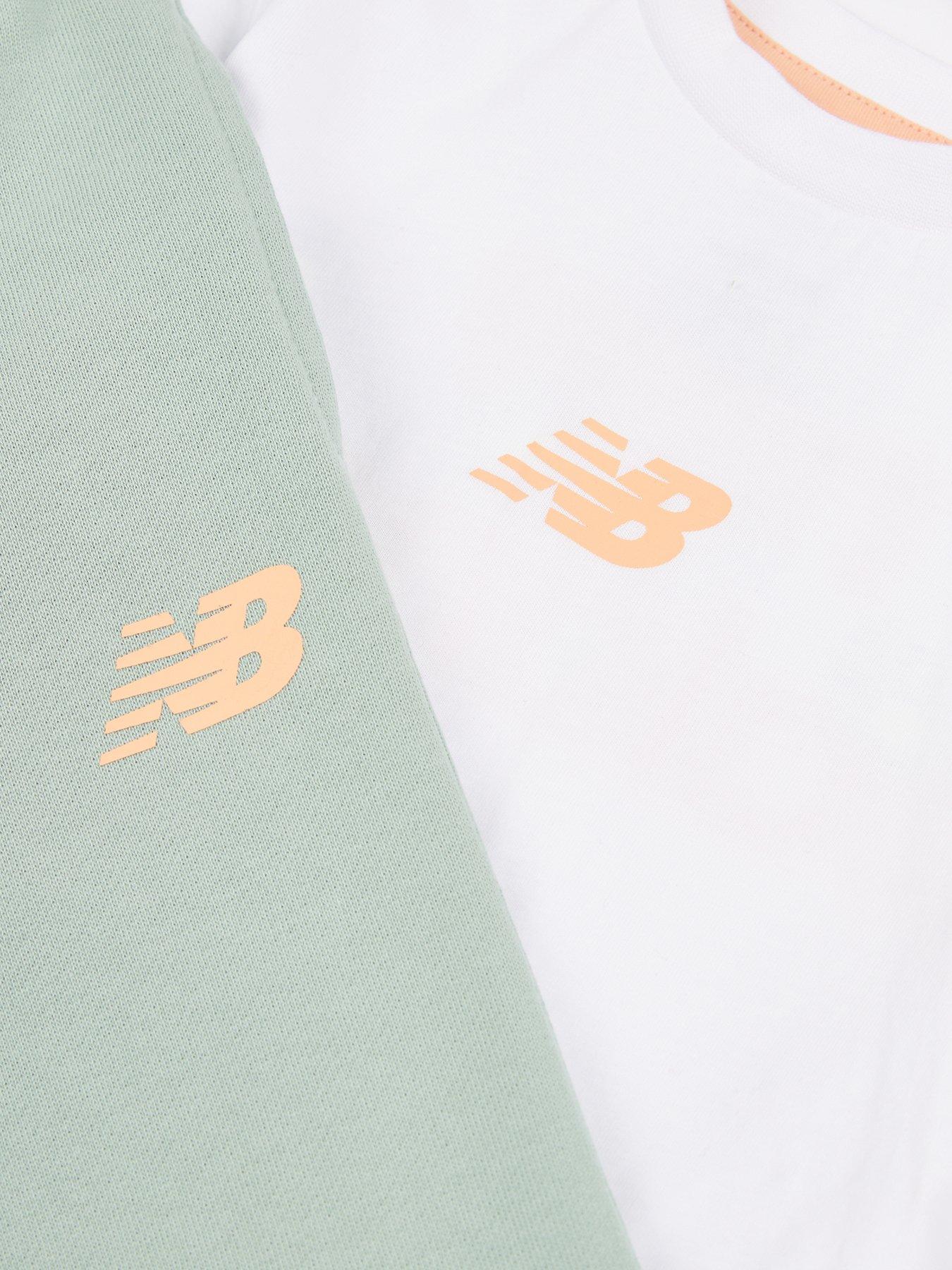 Image 3 of 3 of New Balance Younger Girls Floral Logo Tee And Jogger Set - Green