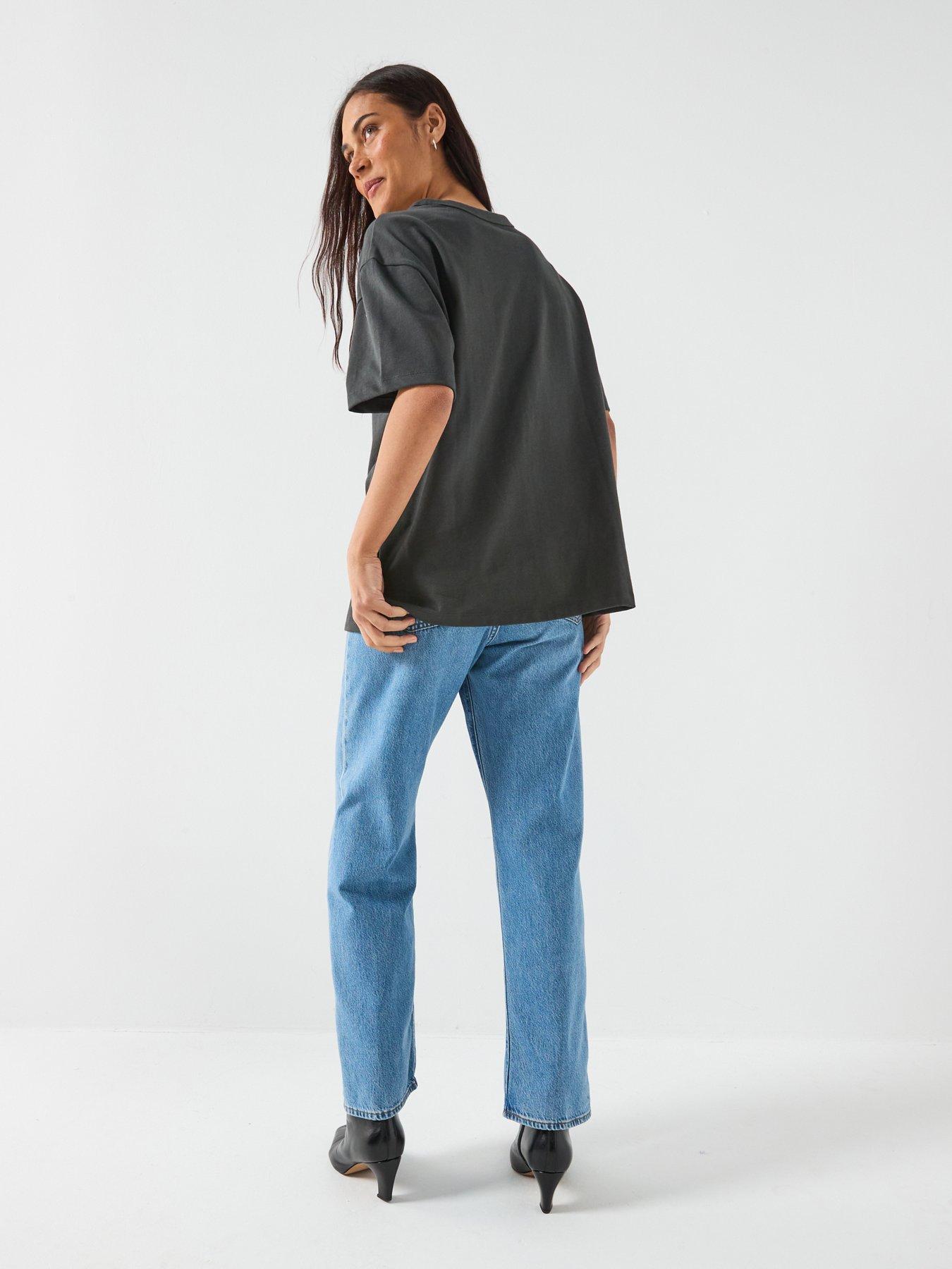 Image 2 of 6 of Levi's Graphic Tabor T-Shirt - Howdy Script Pirate - Black