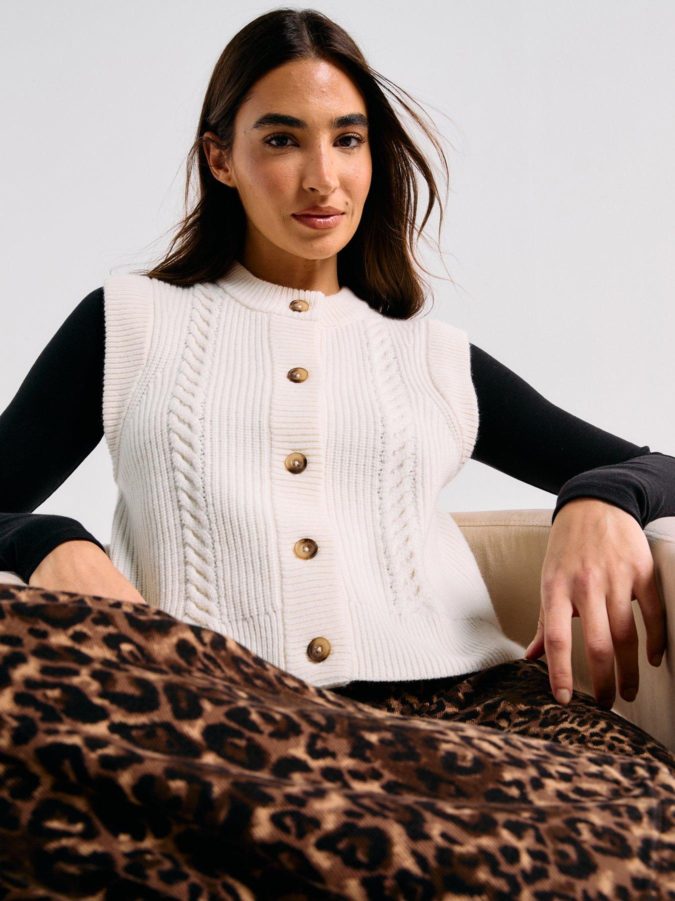 levis-ines-cable-sweater-vest-whisper-whitefront