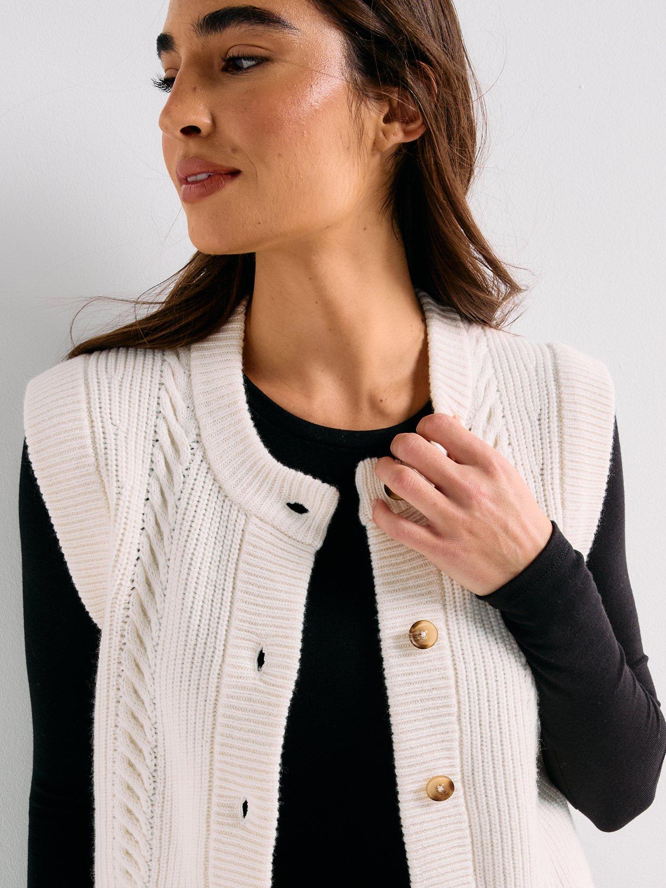 levis-ines-cable-sweater-vest-whisper-whiteoutfit