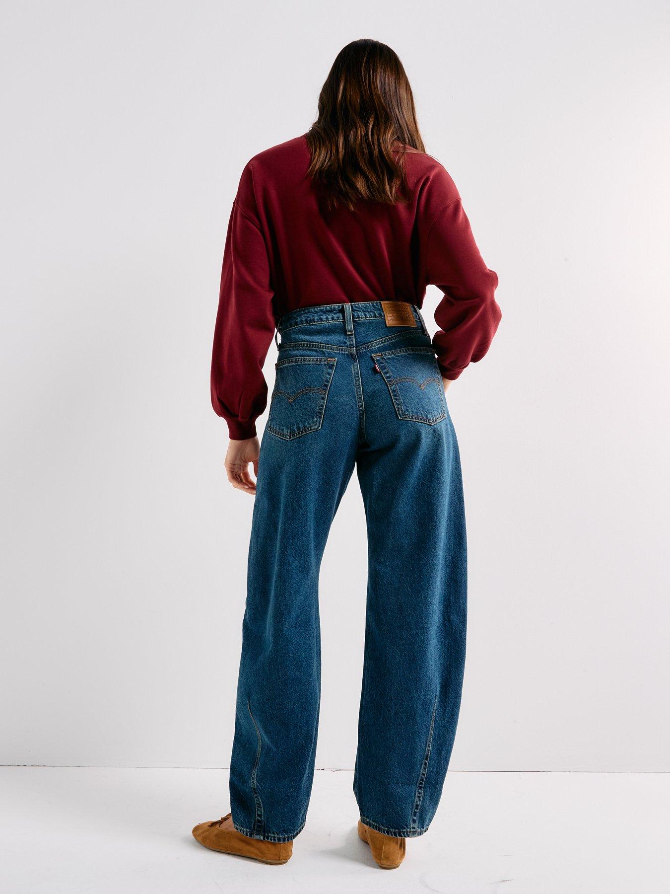 levis-graphic-leo-crewneck-sweatshirt-crew-serif-western-motifs-chocolate-truffle-redstillFront