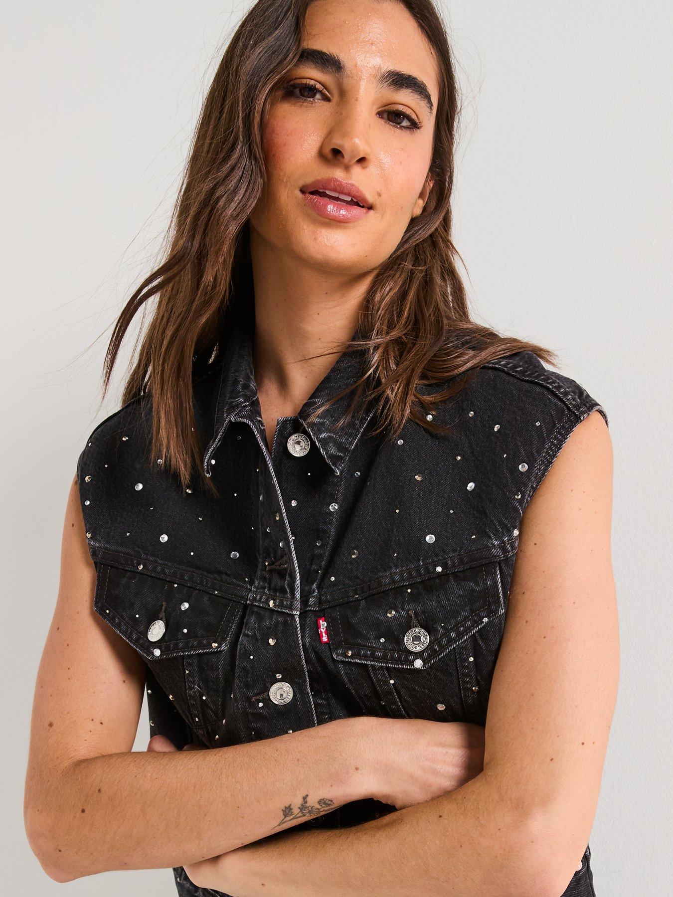 levis-shrunken-90s-trucker-vest-dazzle-me-smoke-vestoutfit