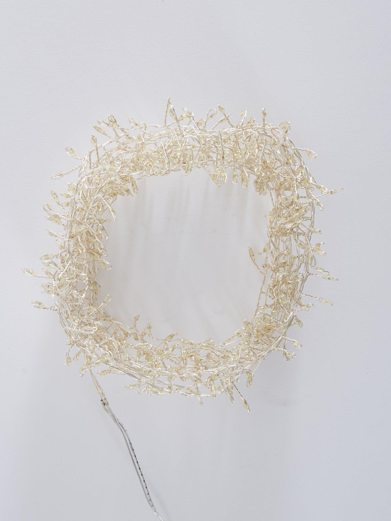 Image 4 of 6 of Festive 500 LED Dewdrop Indoor/Outdoor Christmas Cluster Lights - White