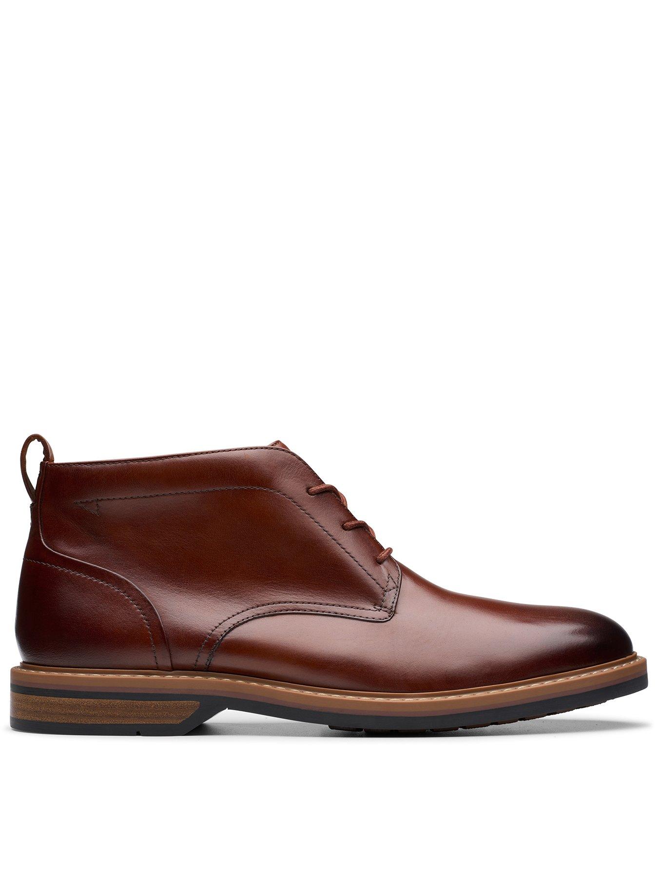 Clarks Aldwin Chukka Boots - Brown