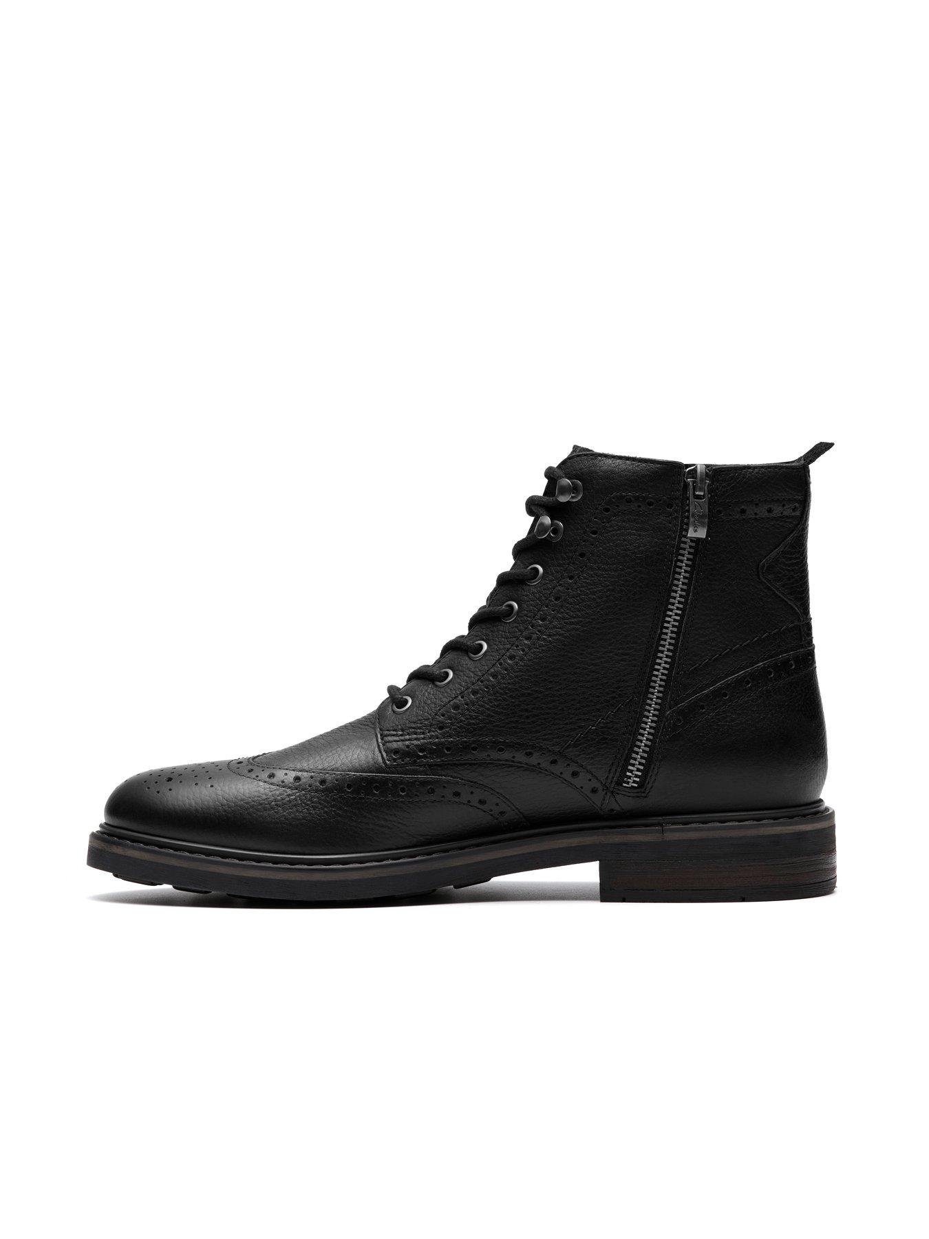 Image 6 of 6 of Clarks Clarks Newford Lace Up Ankle Boots-black