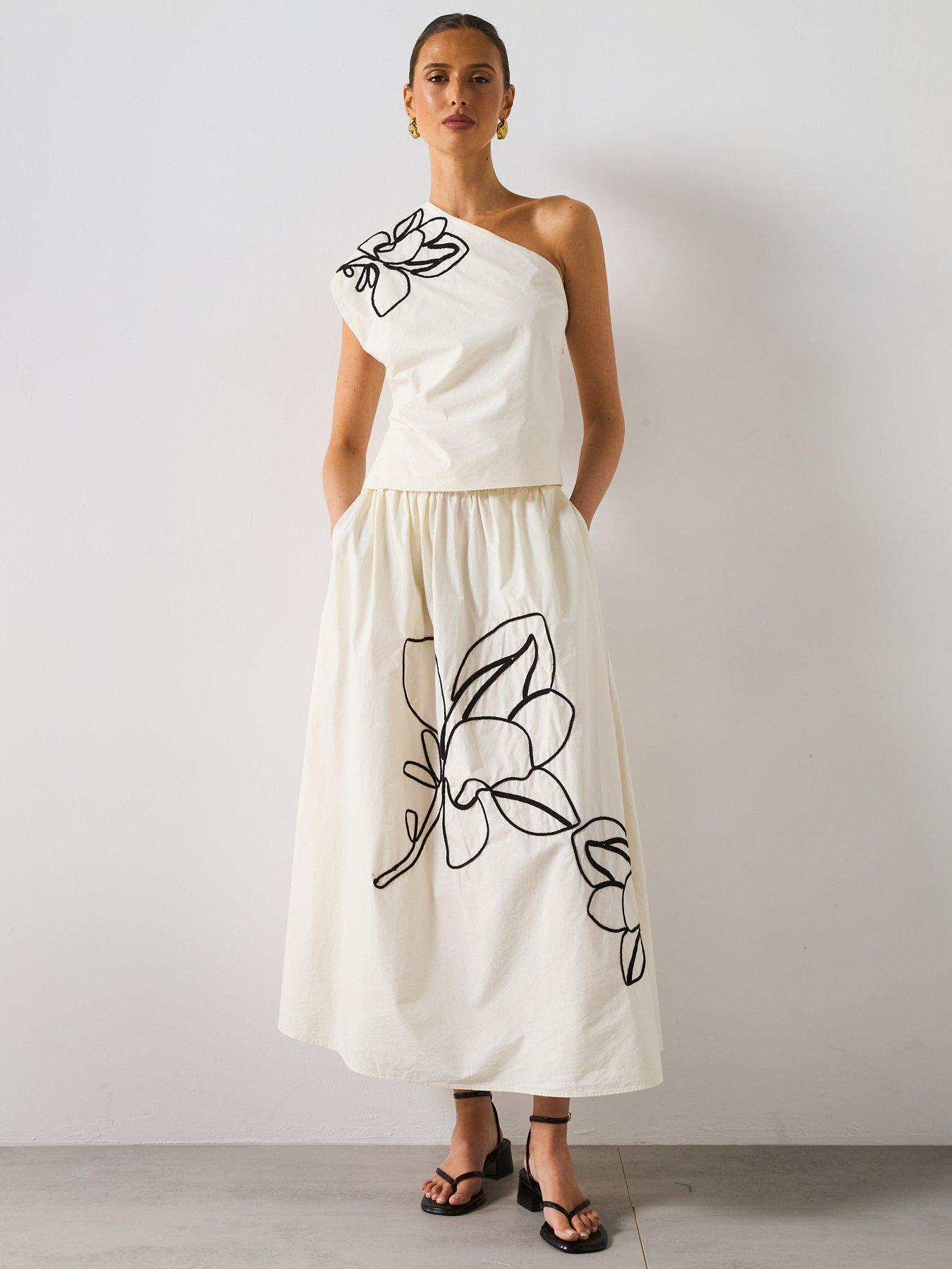 mango-asymmetrical-flower-embroidered-top-creamback
