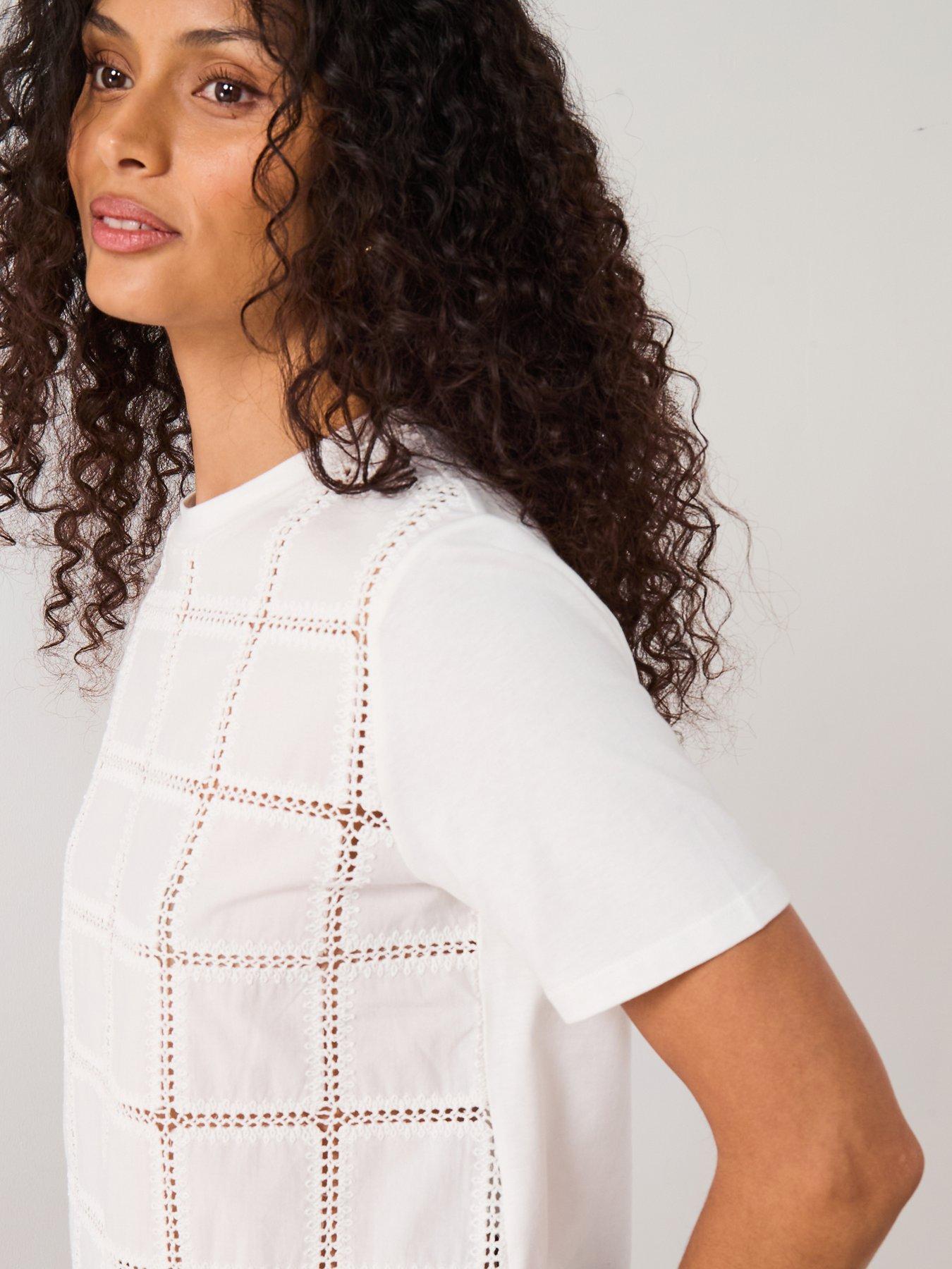 mango-embroidered-detail-t-shirt-creamoutfit