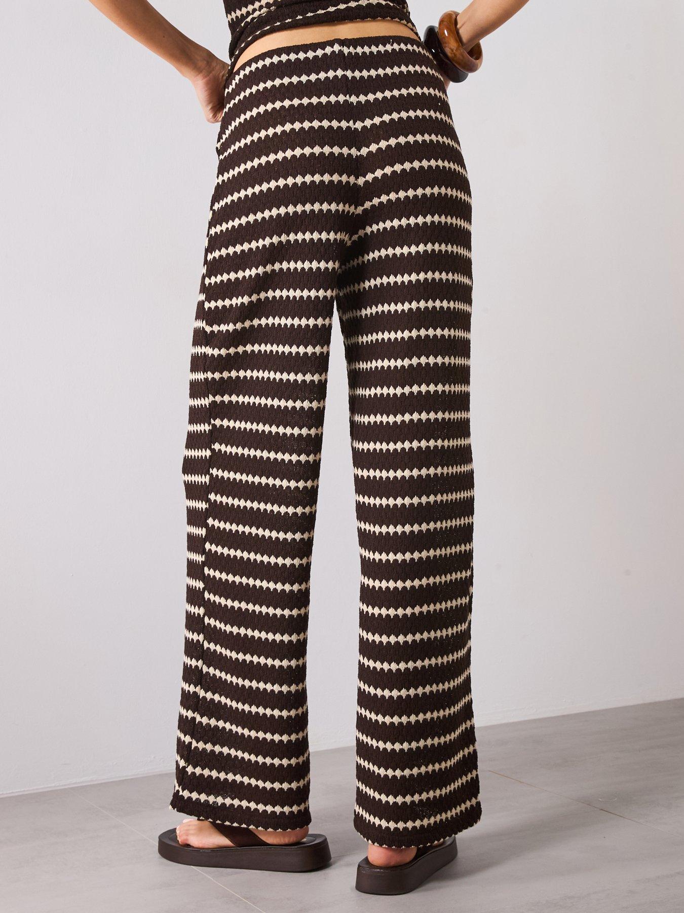 mango-knitted-trousers-with-geometric-print-brownstillFront