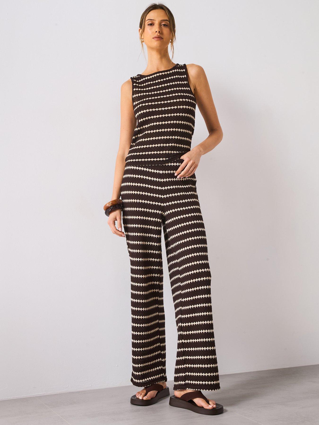 mango-knitted-trousers-with-geometric-print-brownback