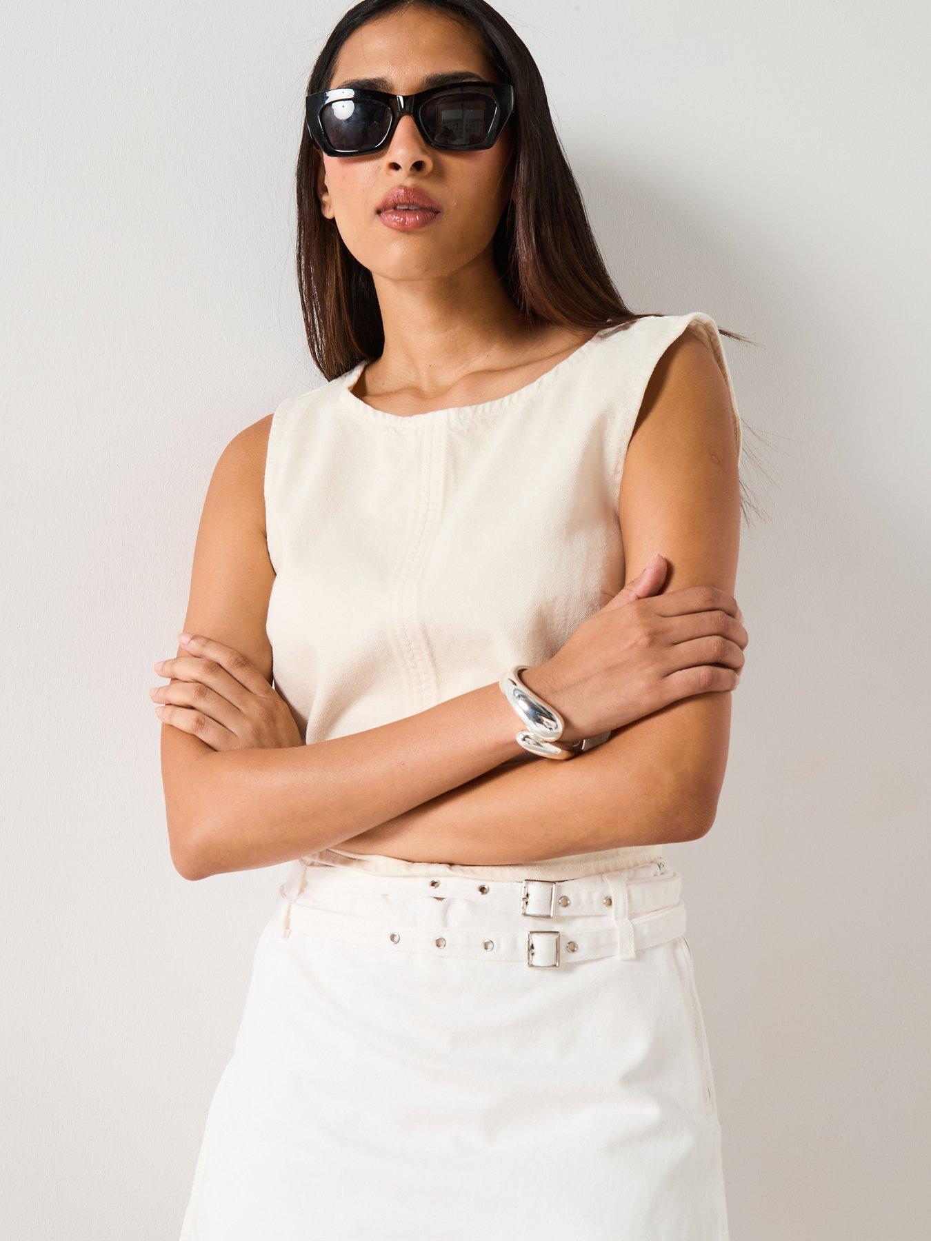 mango-denim-crop-top-with-buckle-closure-creamoutfit