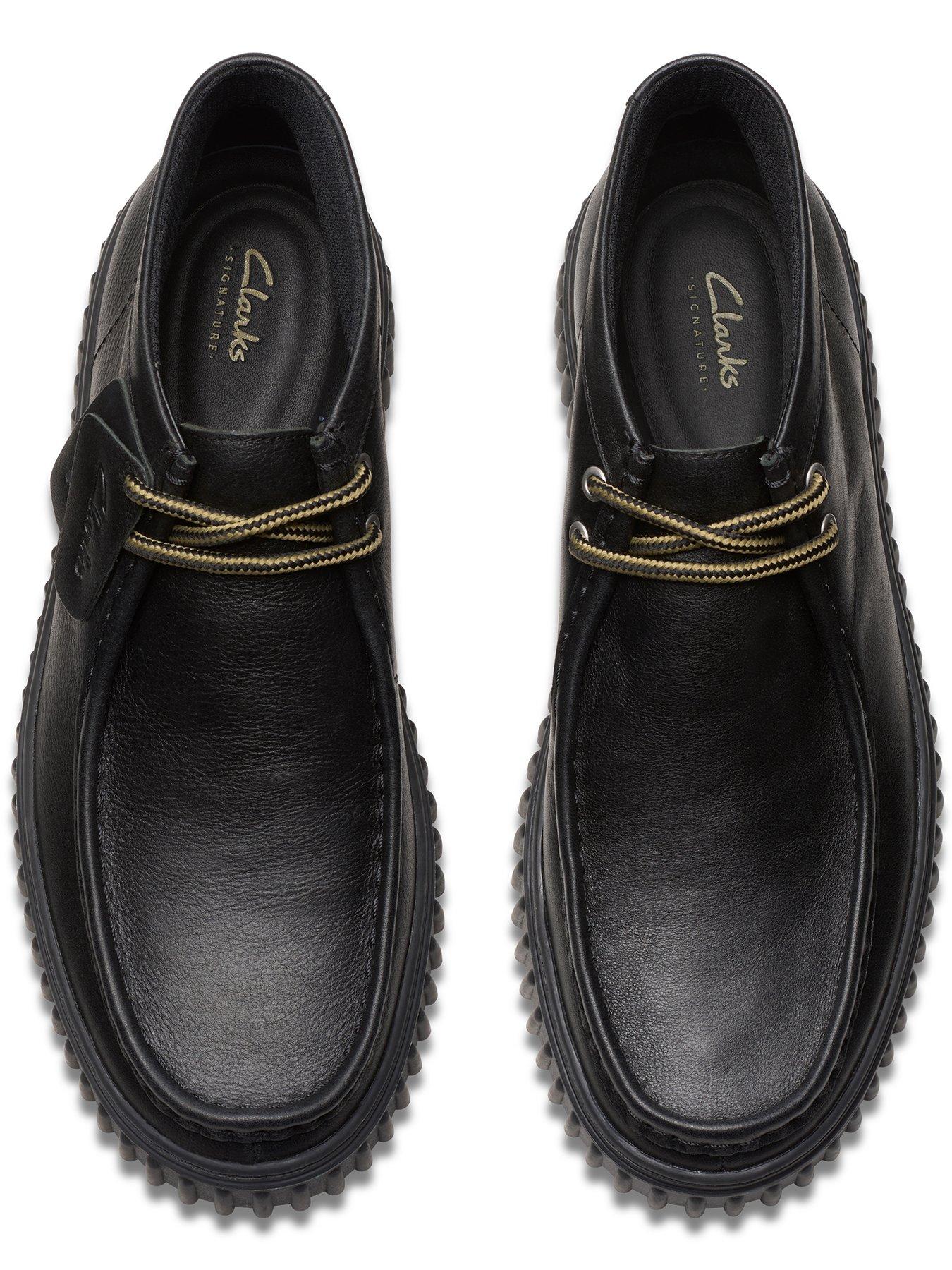 clarks-torhill-hi-chukka-boots--blackoutfit