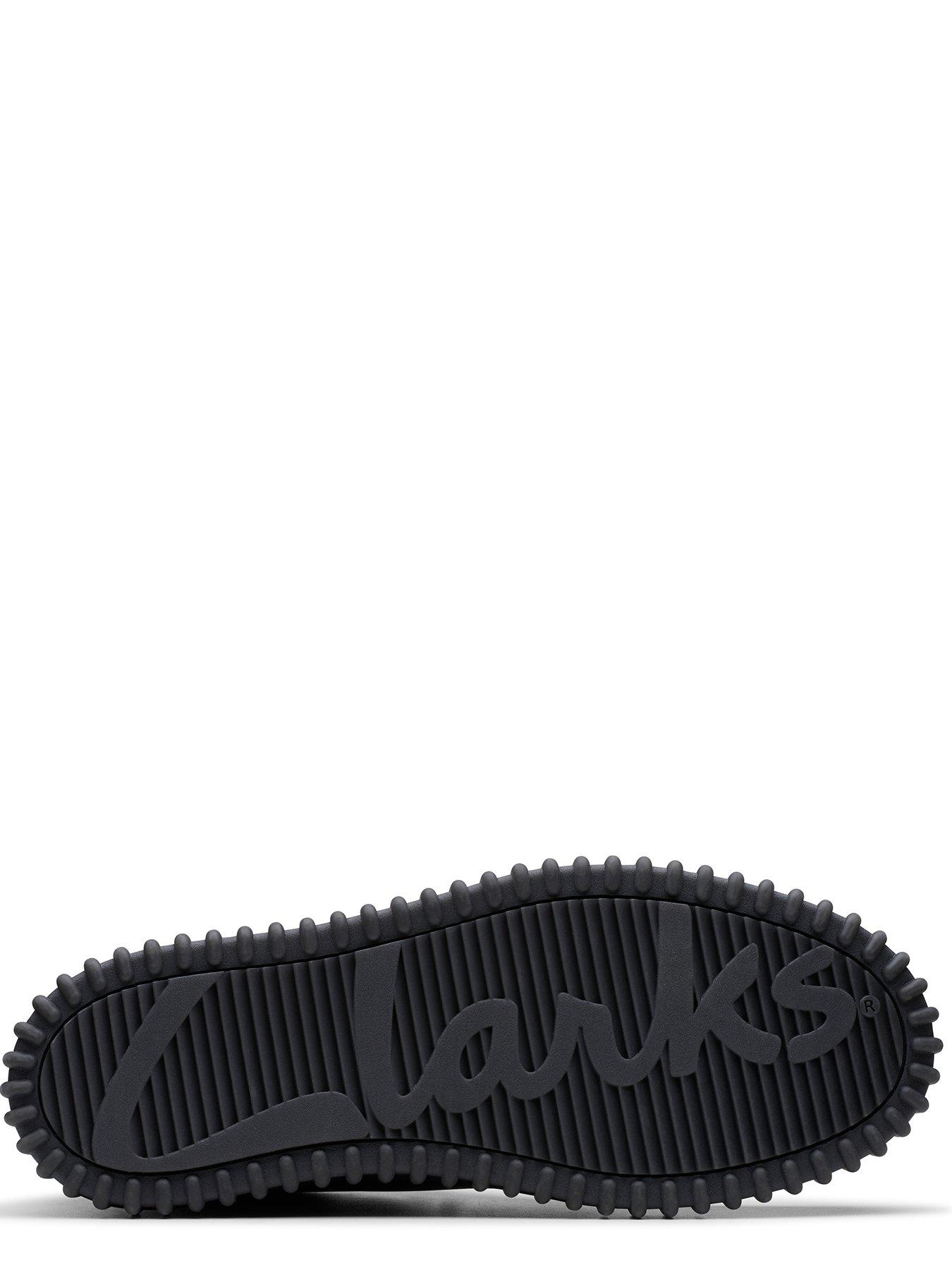 clarks-torhill-hi-chukka-boots--blackdetail