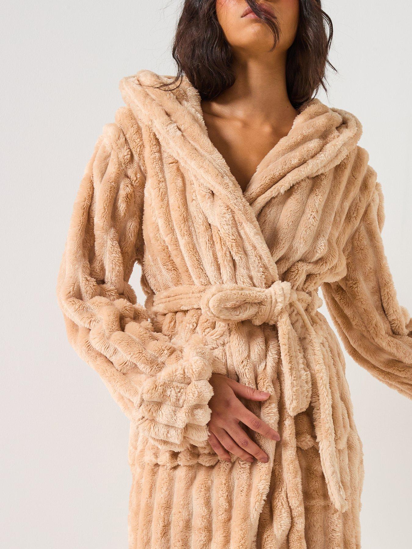 loungeable-plush-ridged-fleece-hooded-dressing-gown-with-faux-fur-leopard-trim-beigeoutfit