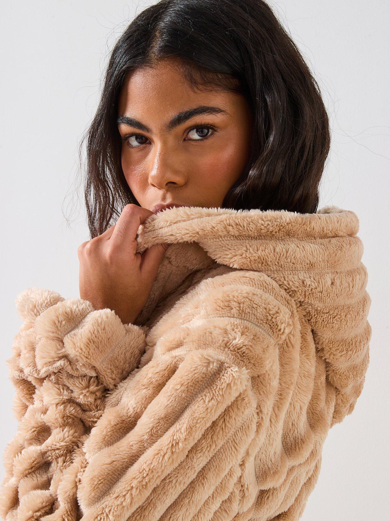 loungeable-plush-ridged-fleece-hooded-dressing-gown-with-faux-fur-leopard-trim-beigedetail