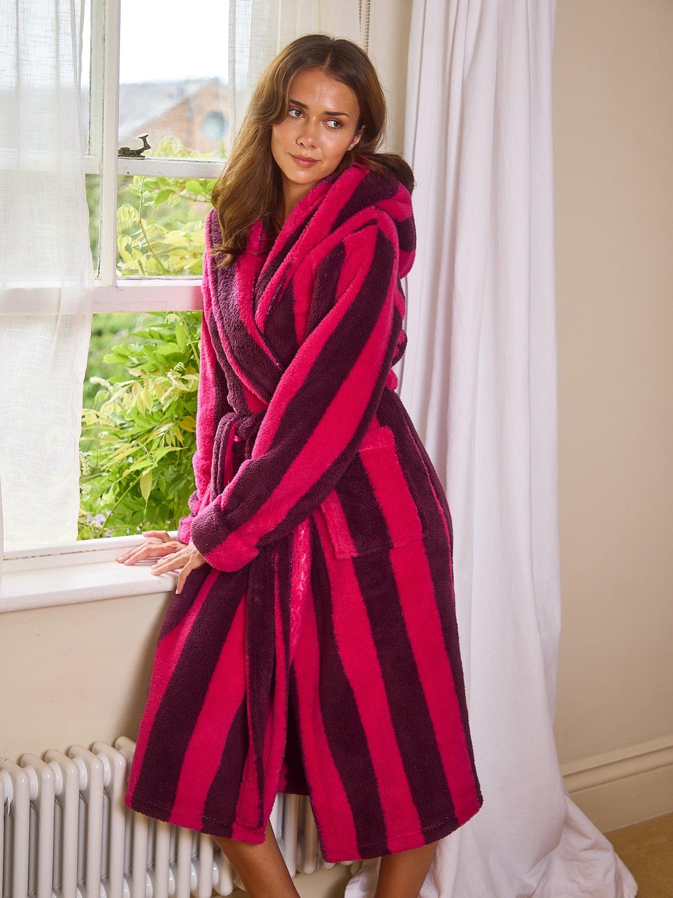 loungeable-chunky-sherpa-stripe-hooded-dressing-gown-redback