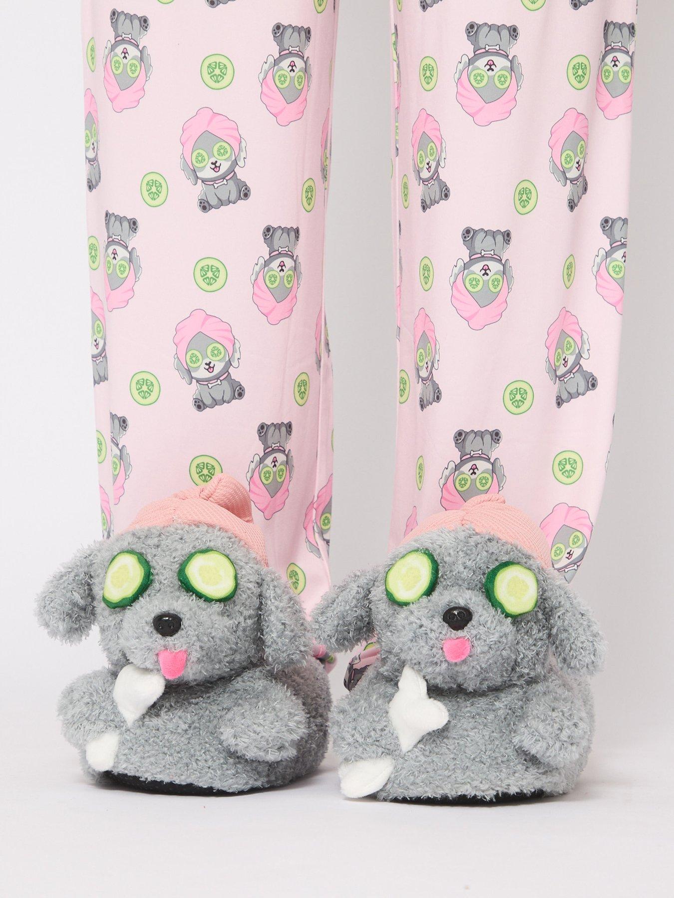 loungeable-relax-doggy-slipper-multioutfit