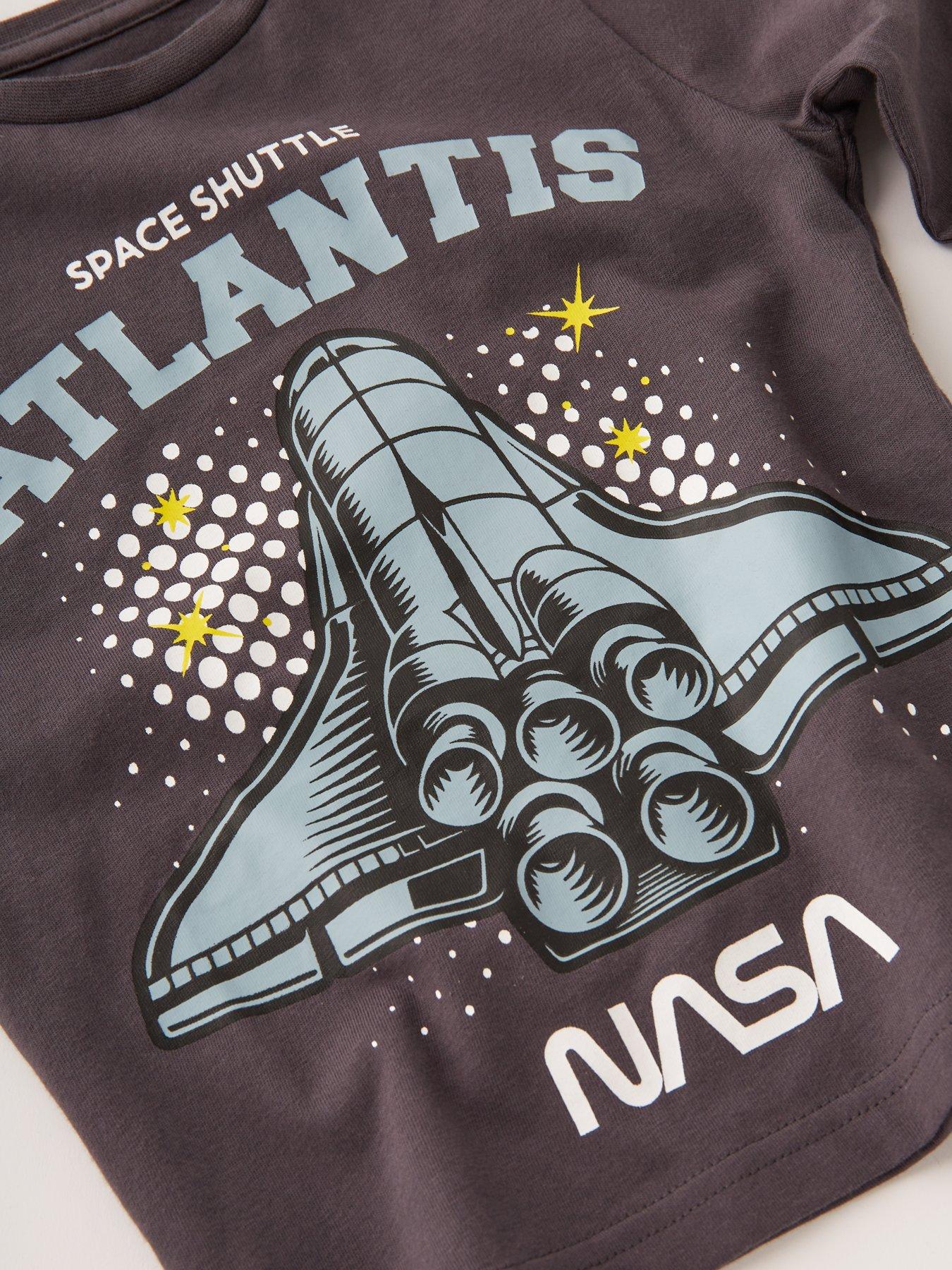 nasa-nasa-atlantis-pyjamas-greyoutfit