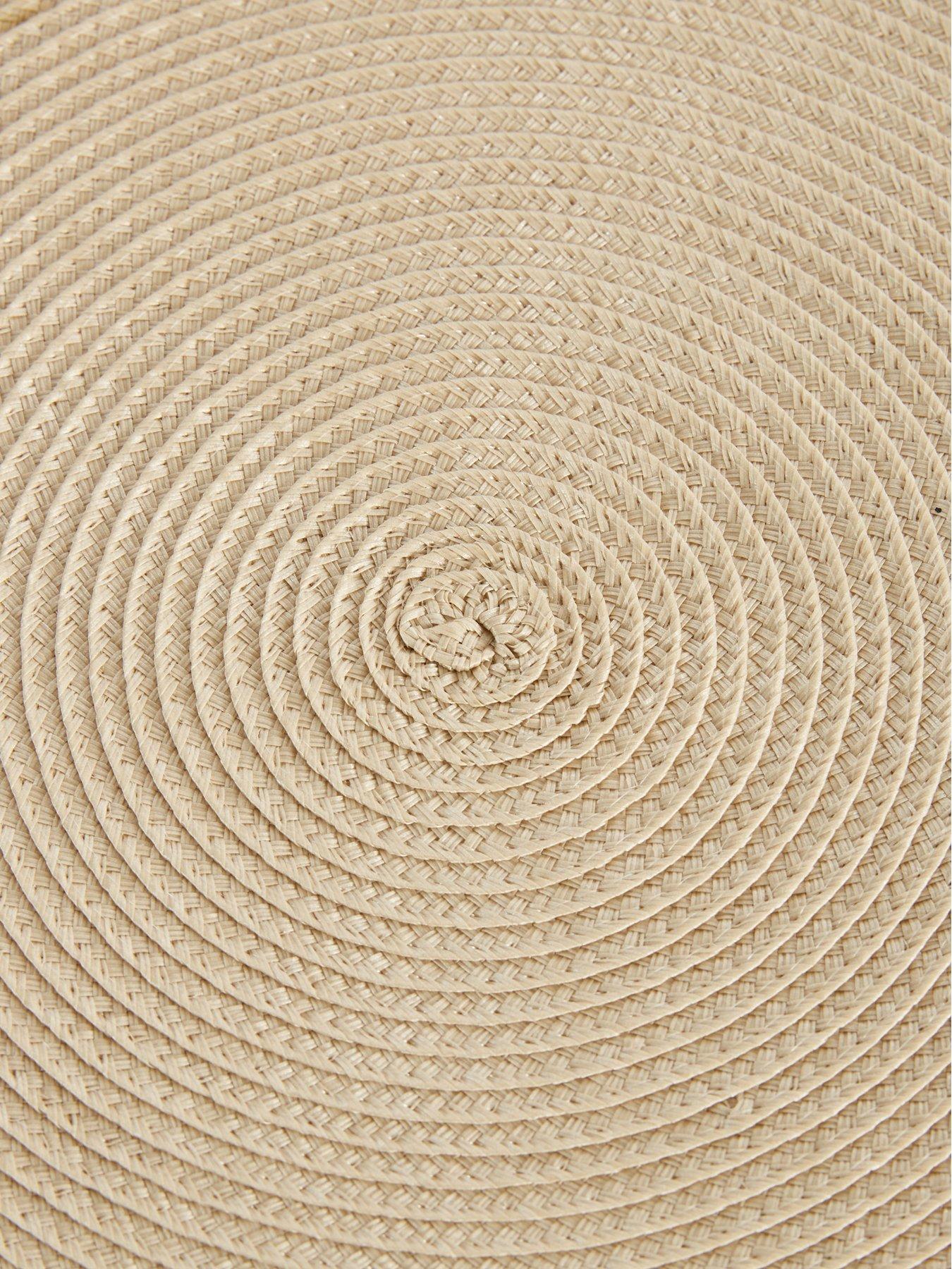 michelle-keegan-home-set-of-4-round-woven-placematsoutfit