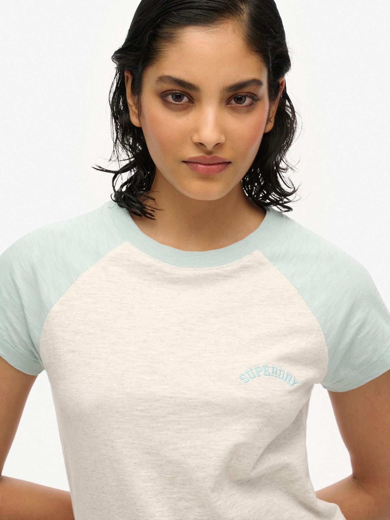 Image 4 of 5 of Superdry Cotton Essential Logo Raglan T-Shirt - Multi